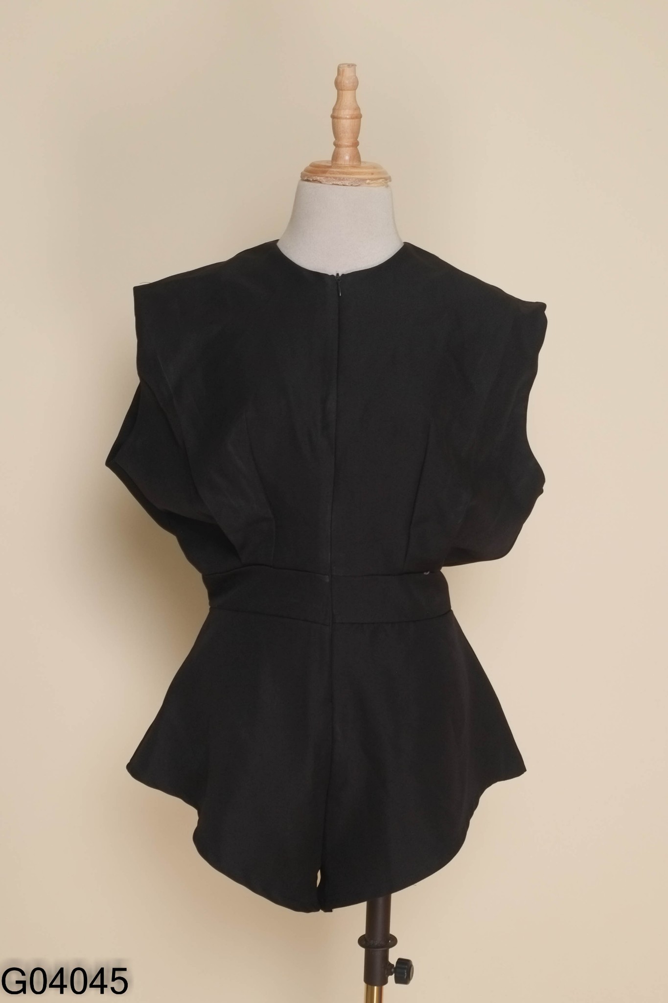 Jumpsuits đen trơn