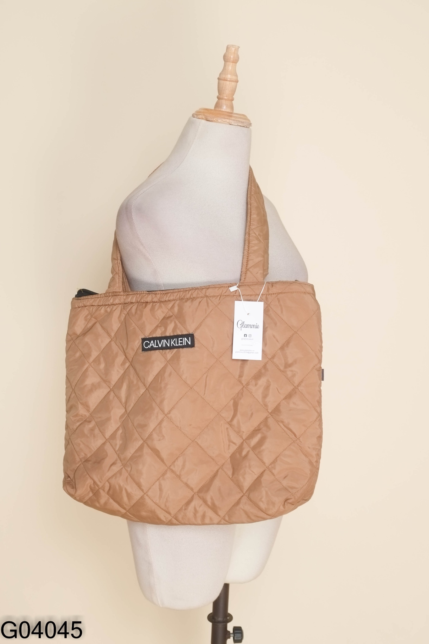 Túi nâu thêu chữ