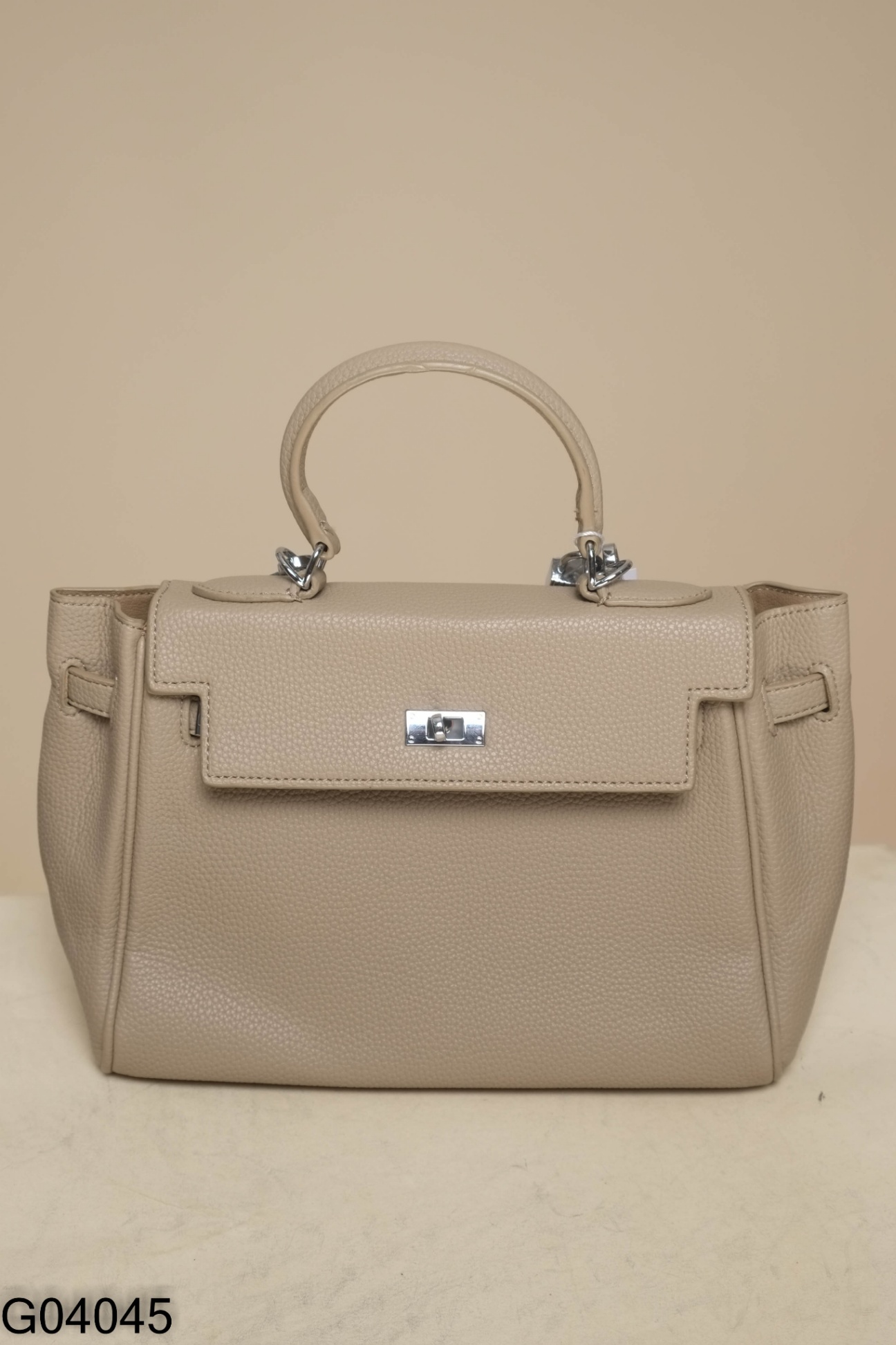 Túi xách da nâu phối khóa bạc