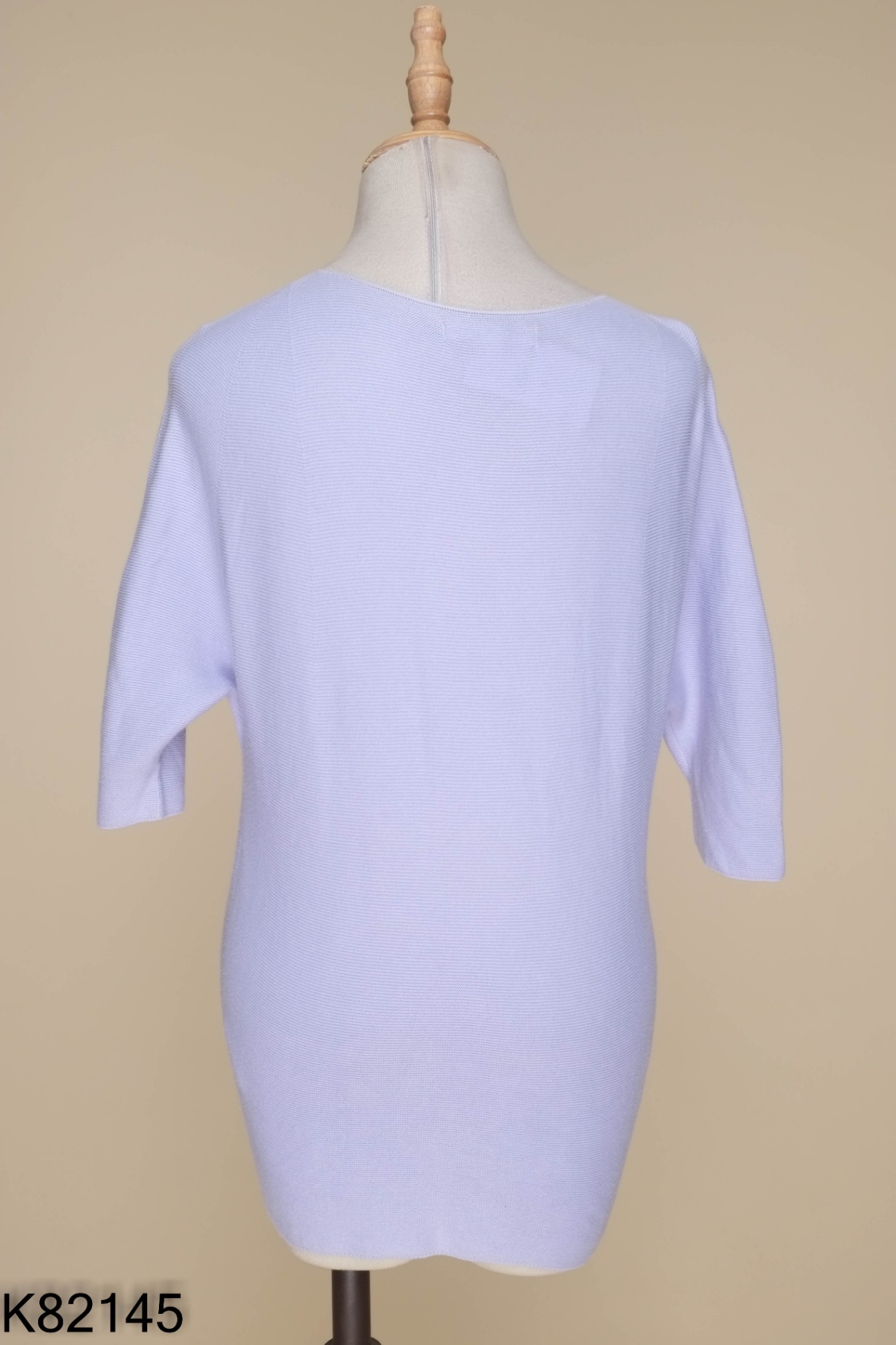 Áo UNIQLO tím cổ V