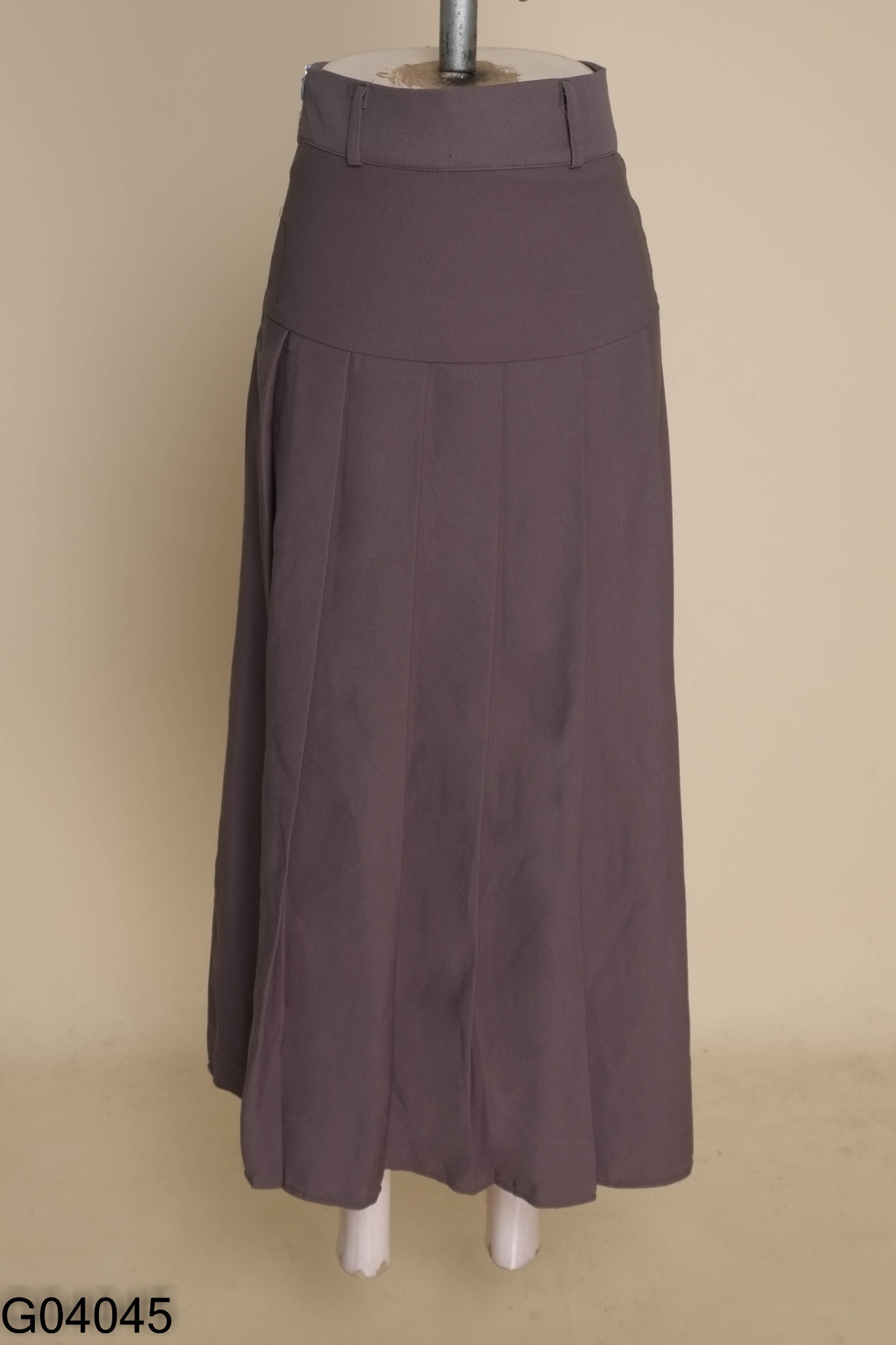 Chân váy xám trơn