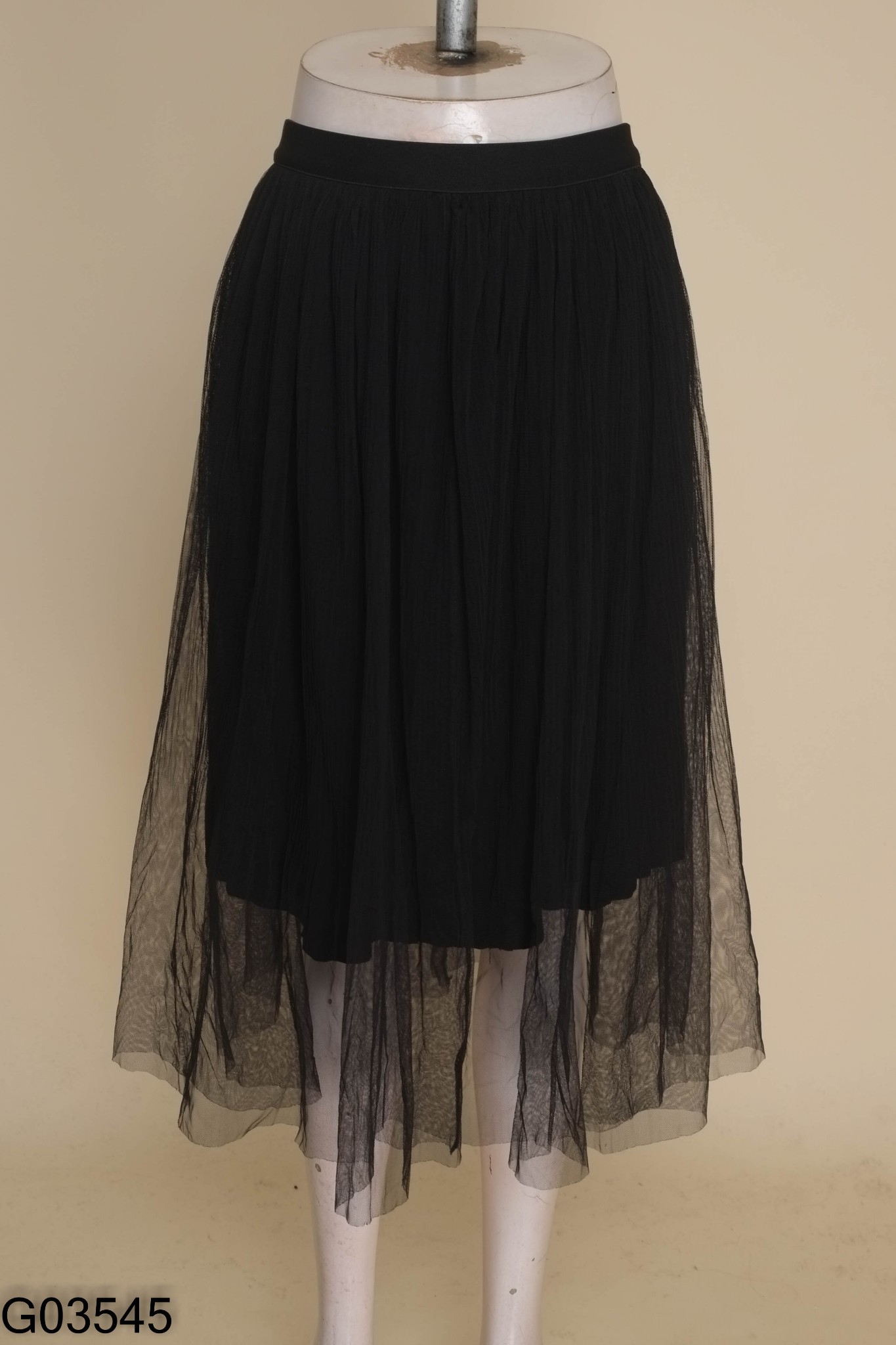 Chân váy đen lưới ngoài