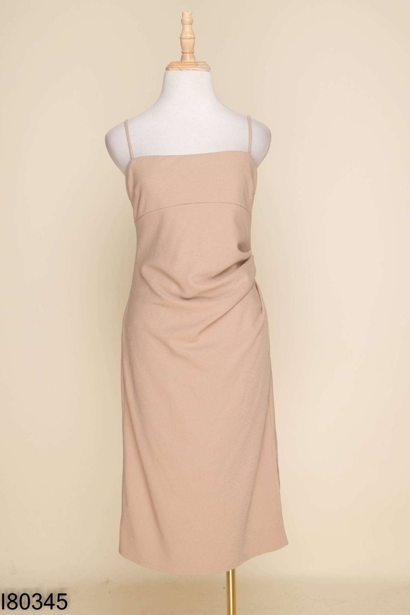 Váy nâu hai dây xẻ tà