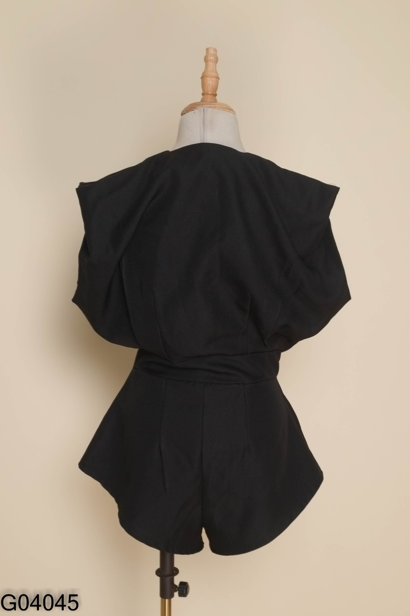 Jumpsuits đen trơn