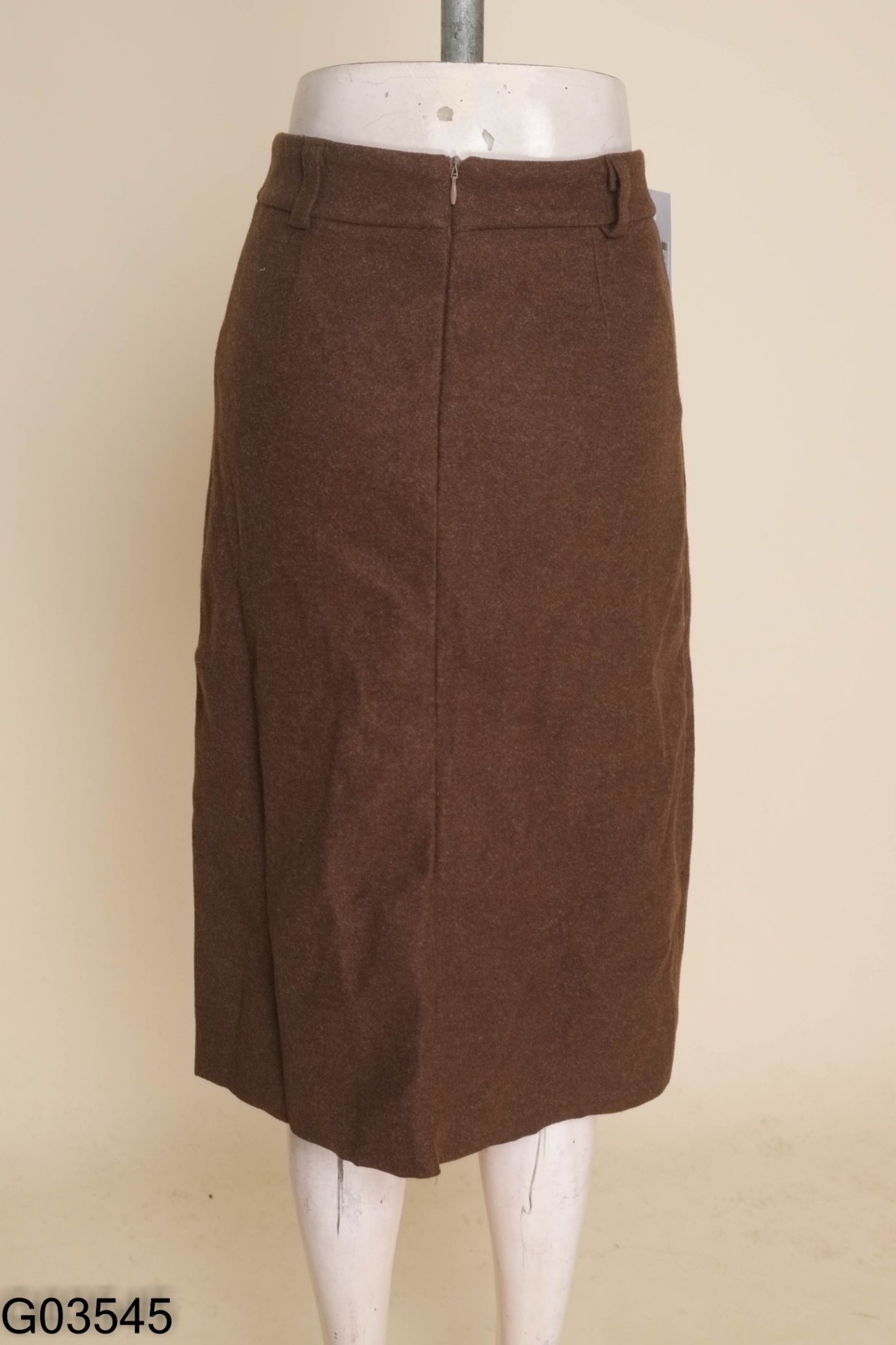 Chân váy dạ nâu cúc