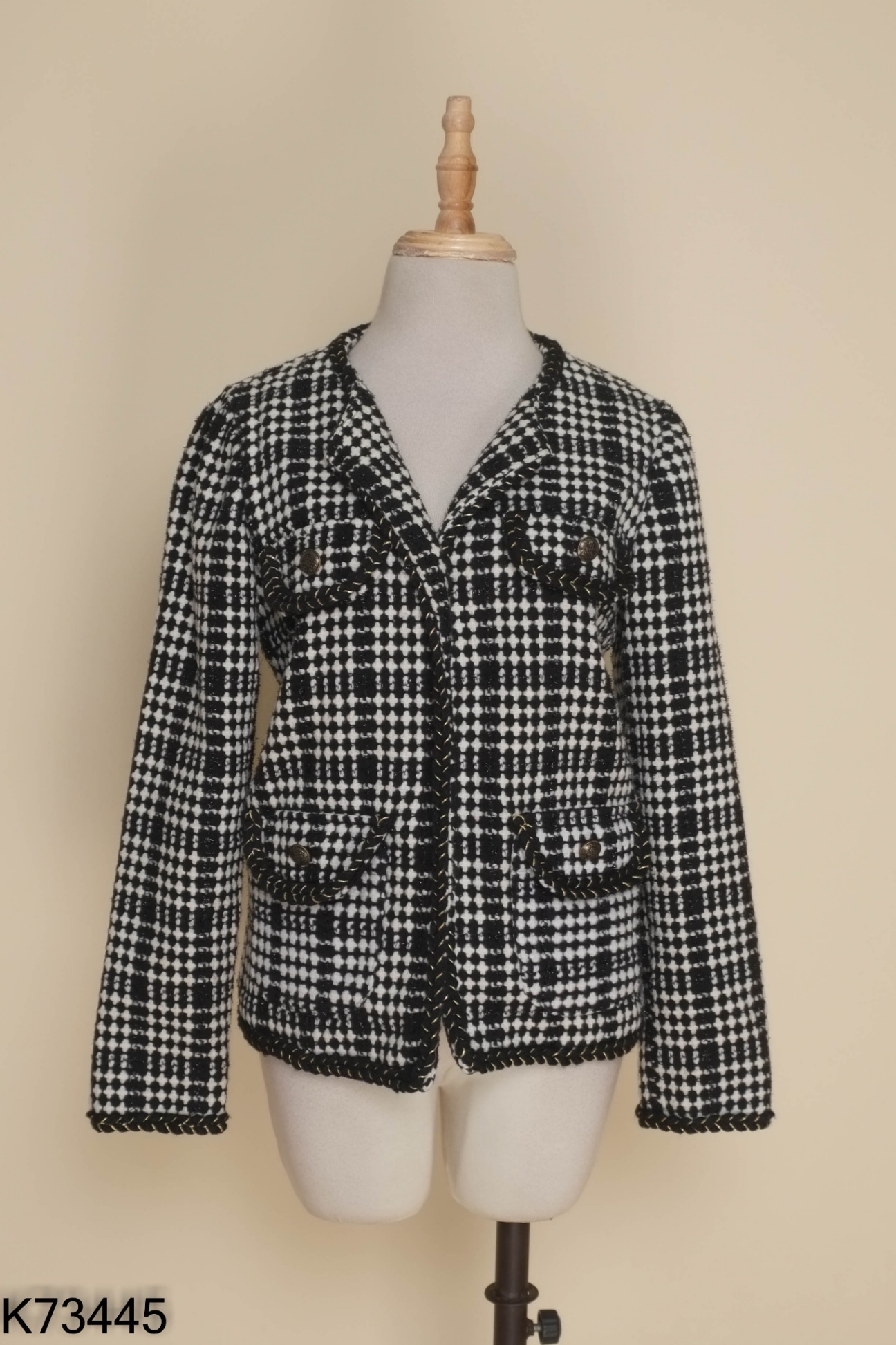 Áo dạ H'ALLURE đen be