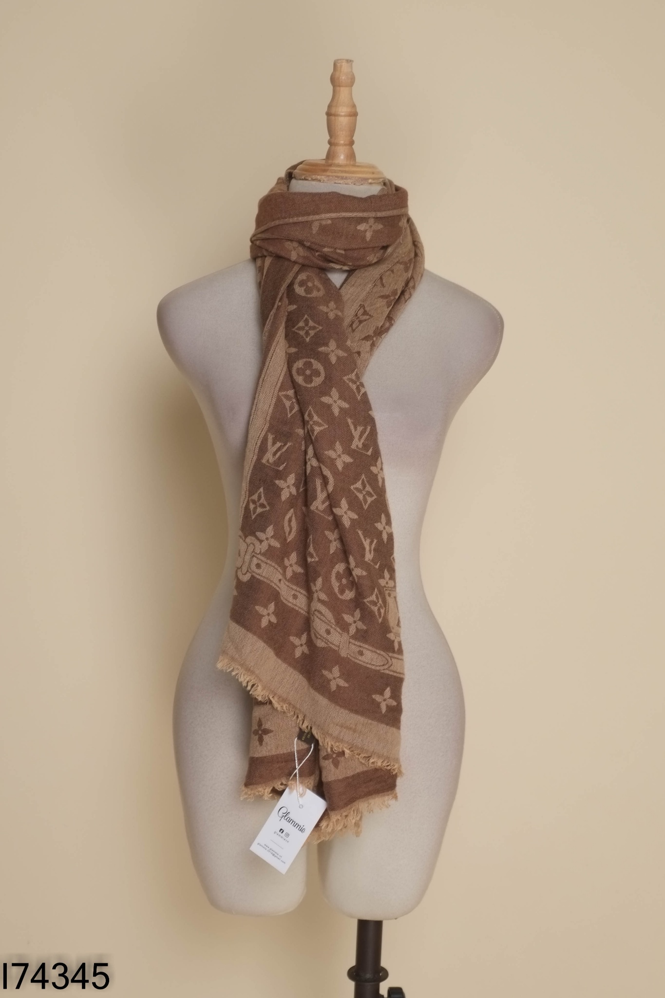 Khăn nâu họa tiết