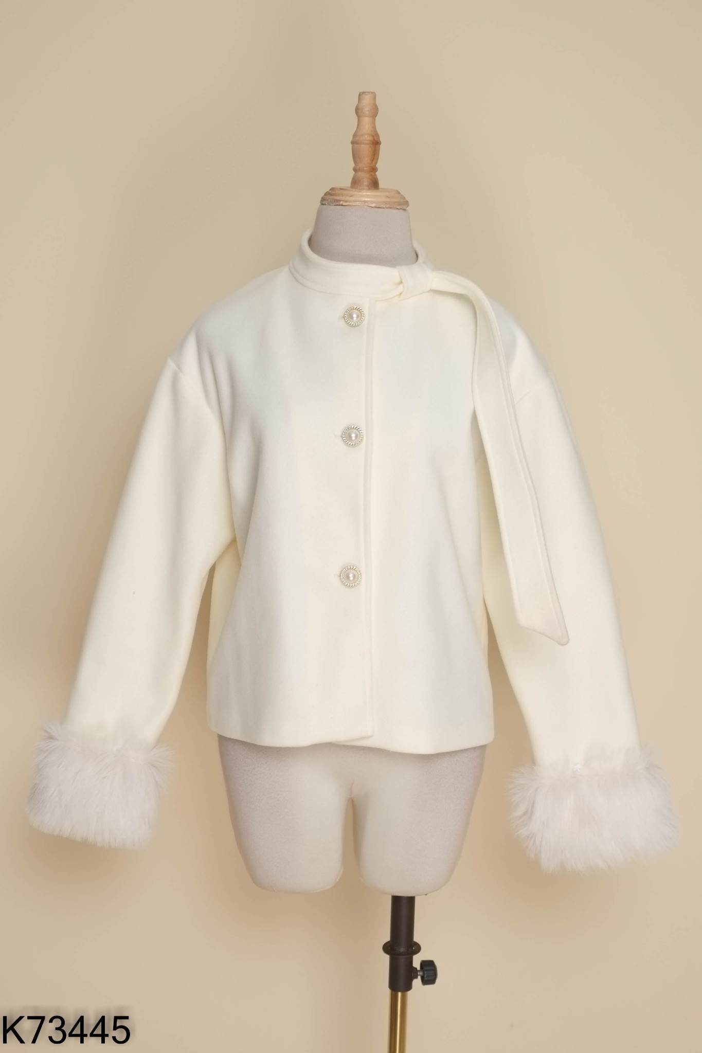 Áo dạ be LANA DESIGN tay lông cúc ngọc