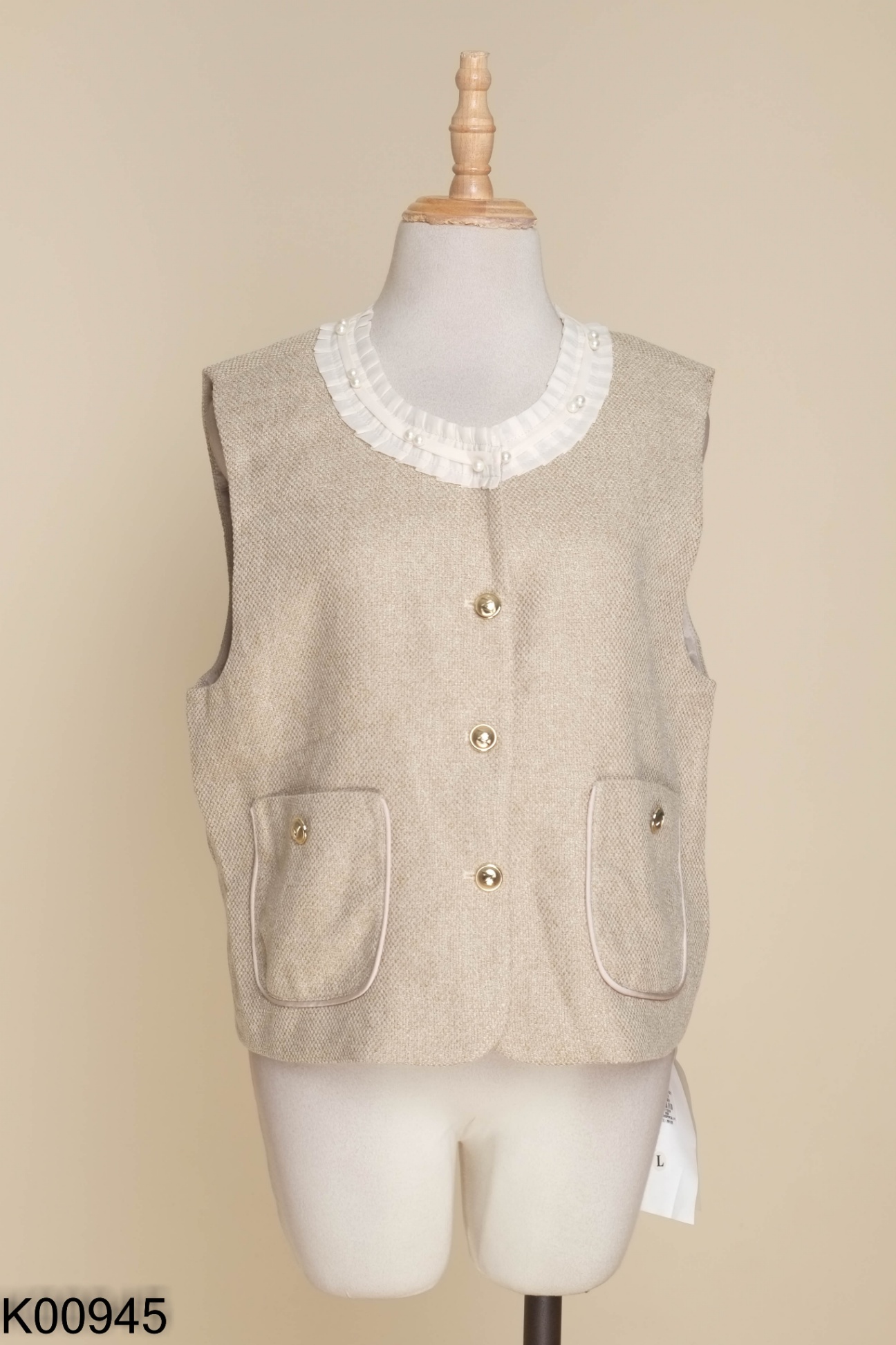 NEWTAG Áo gile dạ be phối cúc