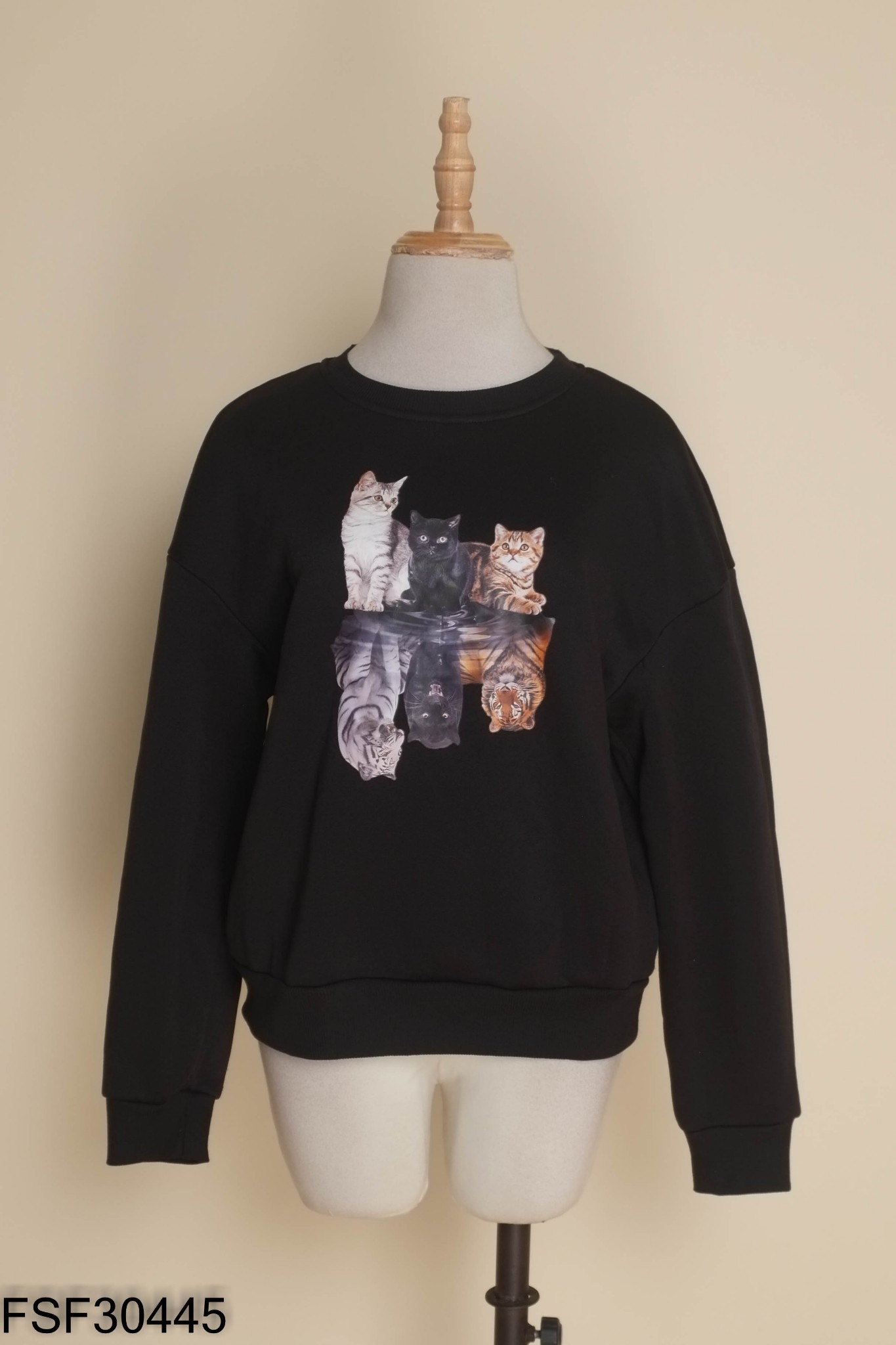 Áo nỉ đen SHEIN in hình