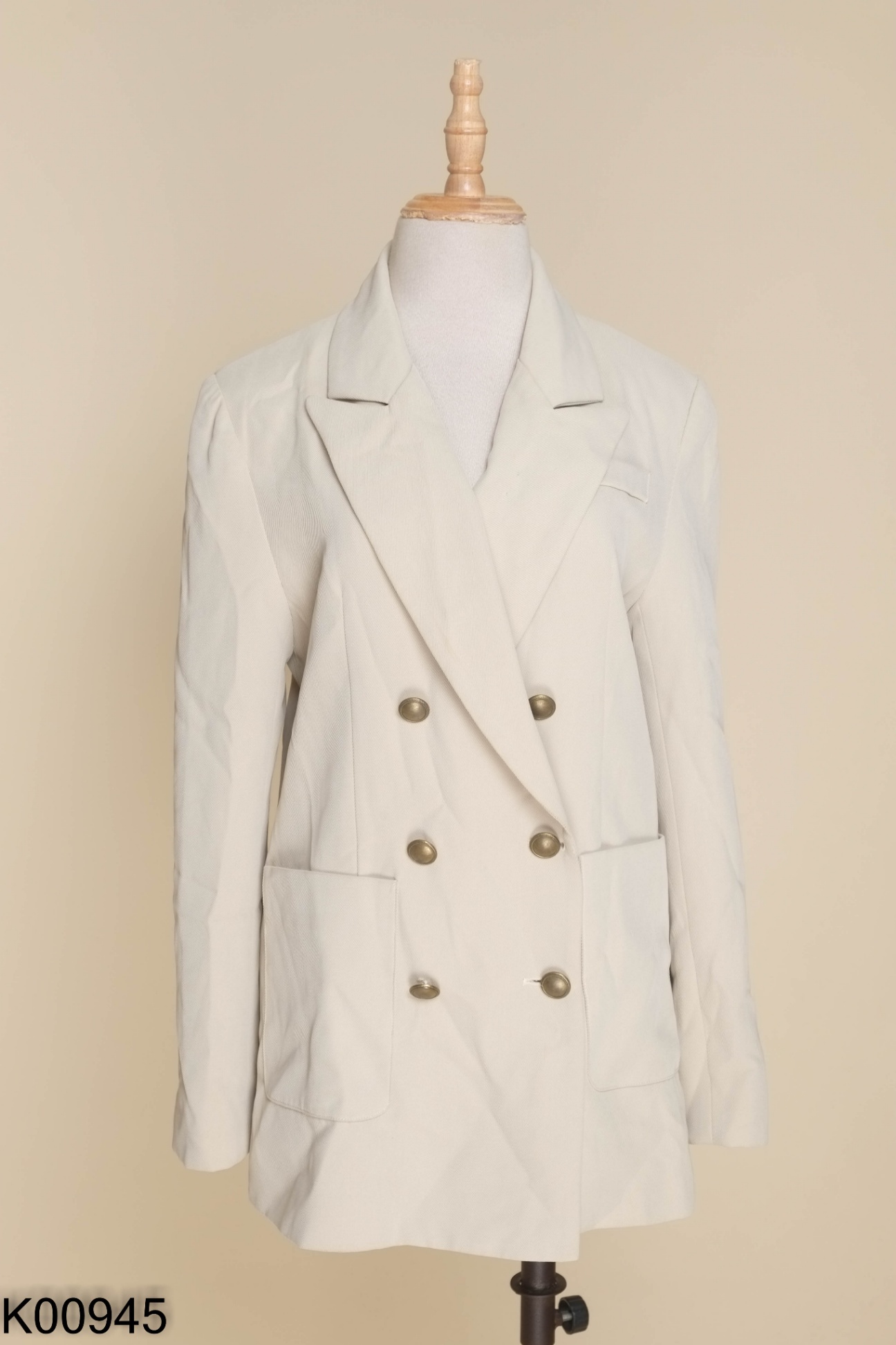 Áo blazer be phối khuy đồng