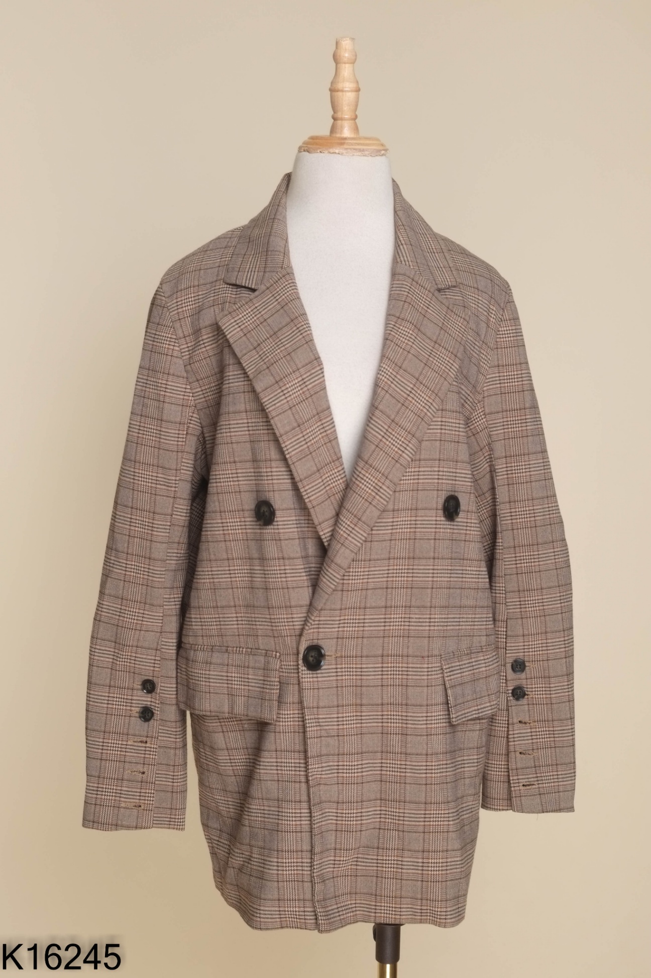 Áo khoác blazer nâu sọc kẻ phối túi trước