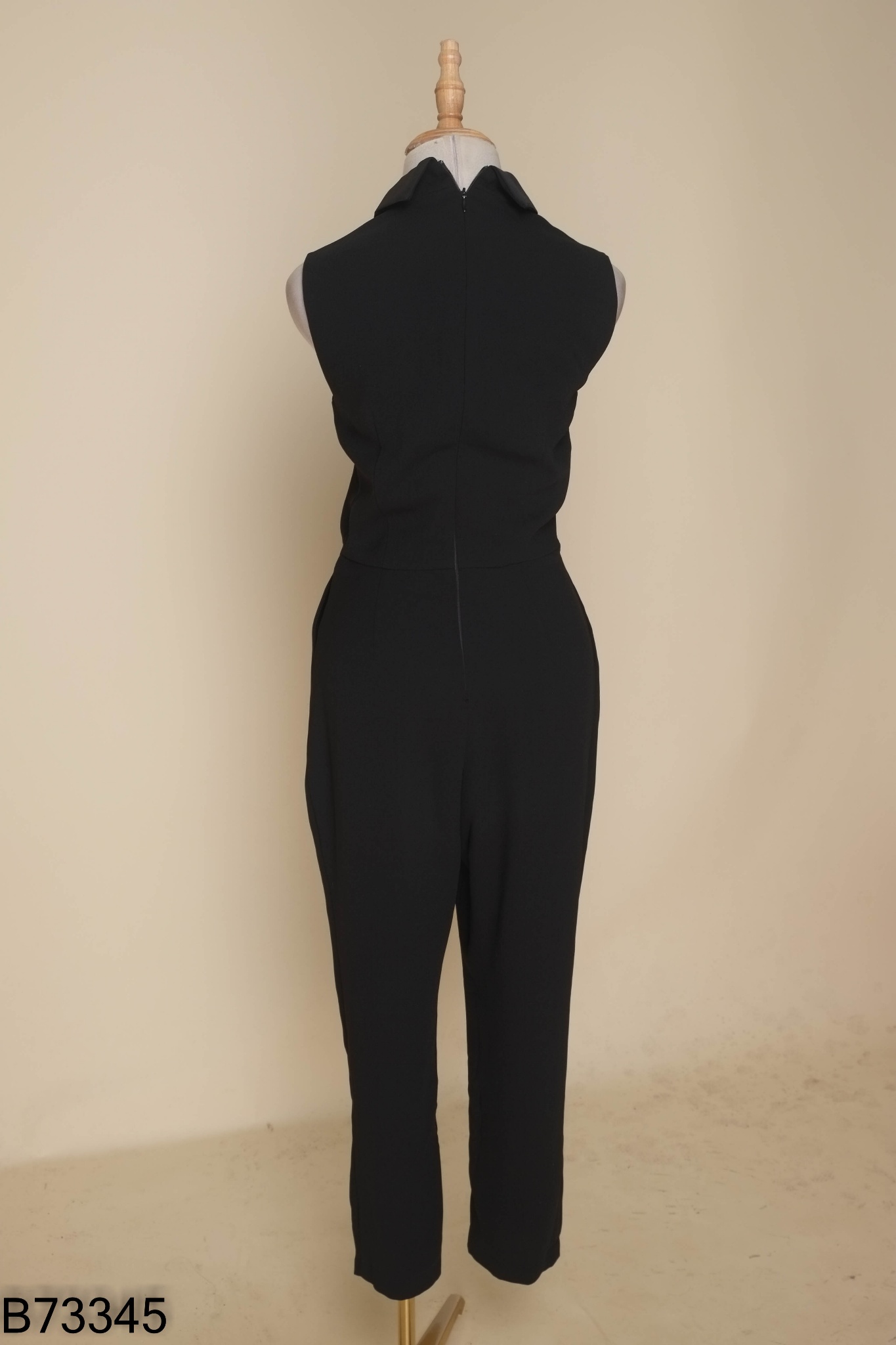 Jumpsuits sát nách đen trơn