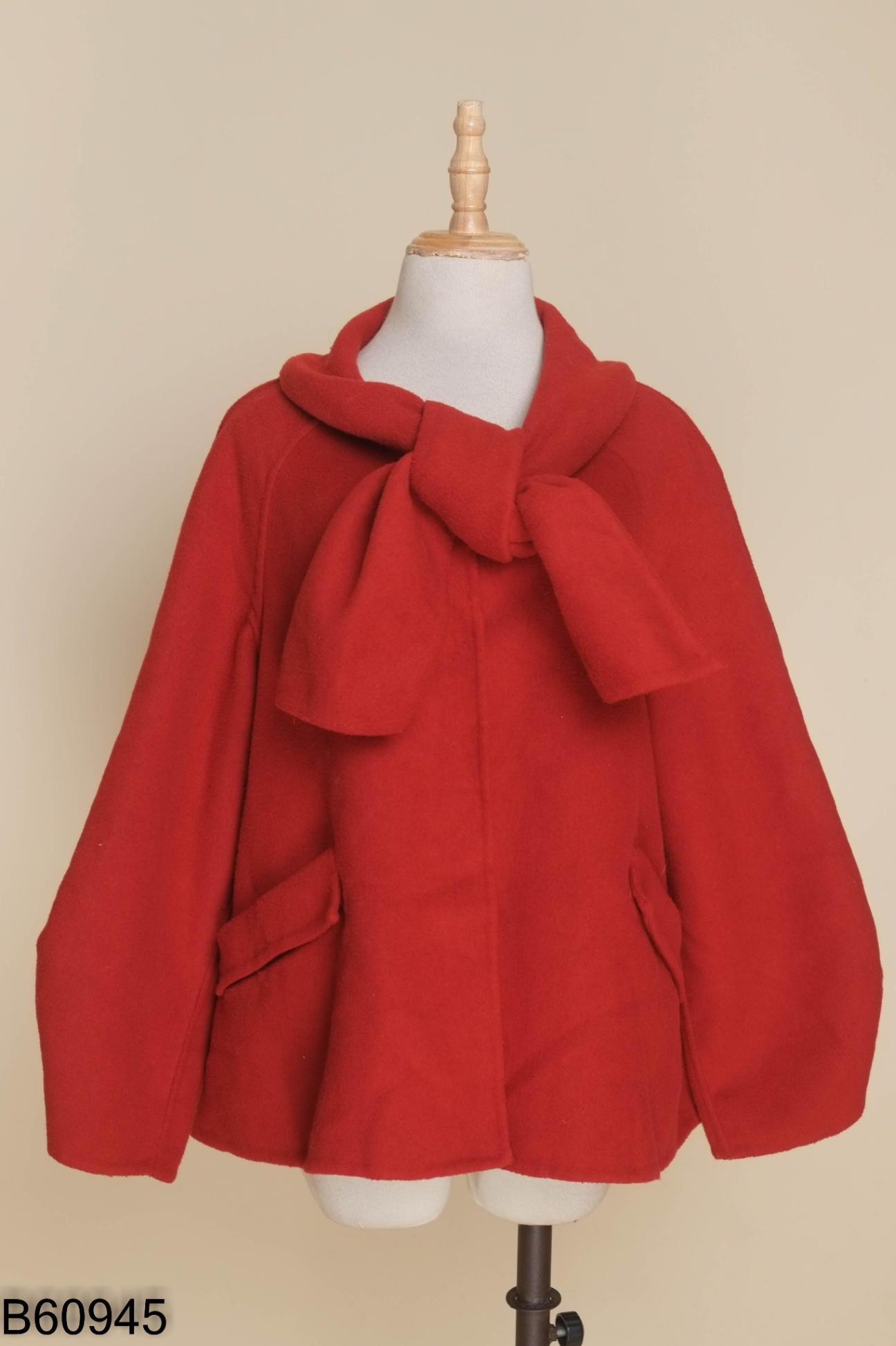 Áo khoác đỏ xòe