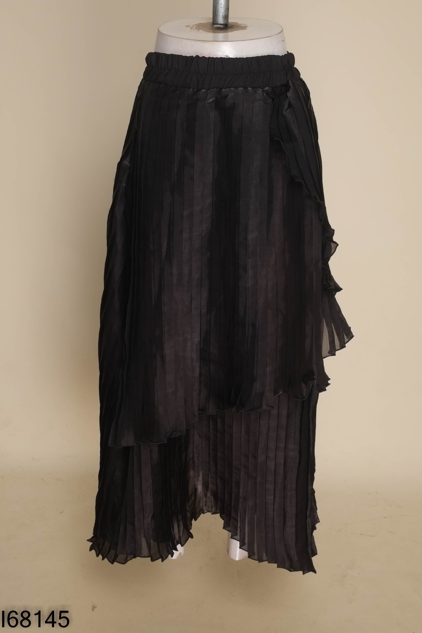 Chân váy voan đen xếp ly