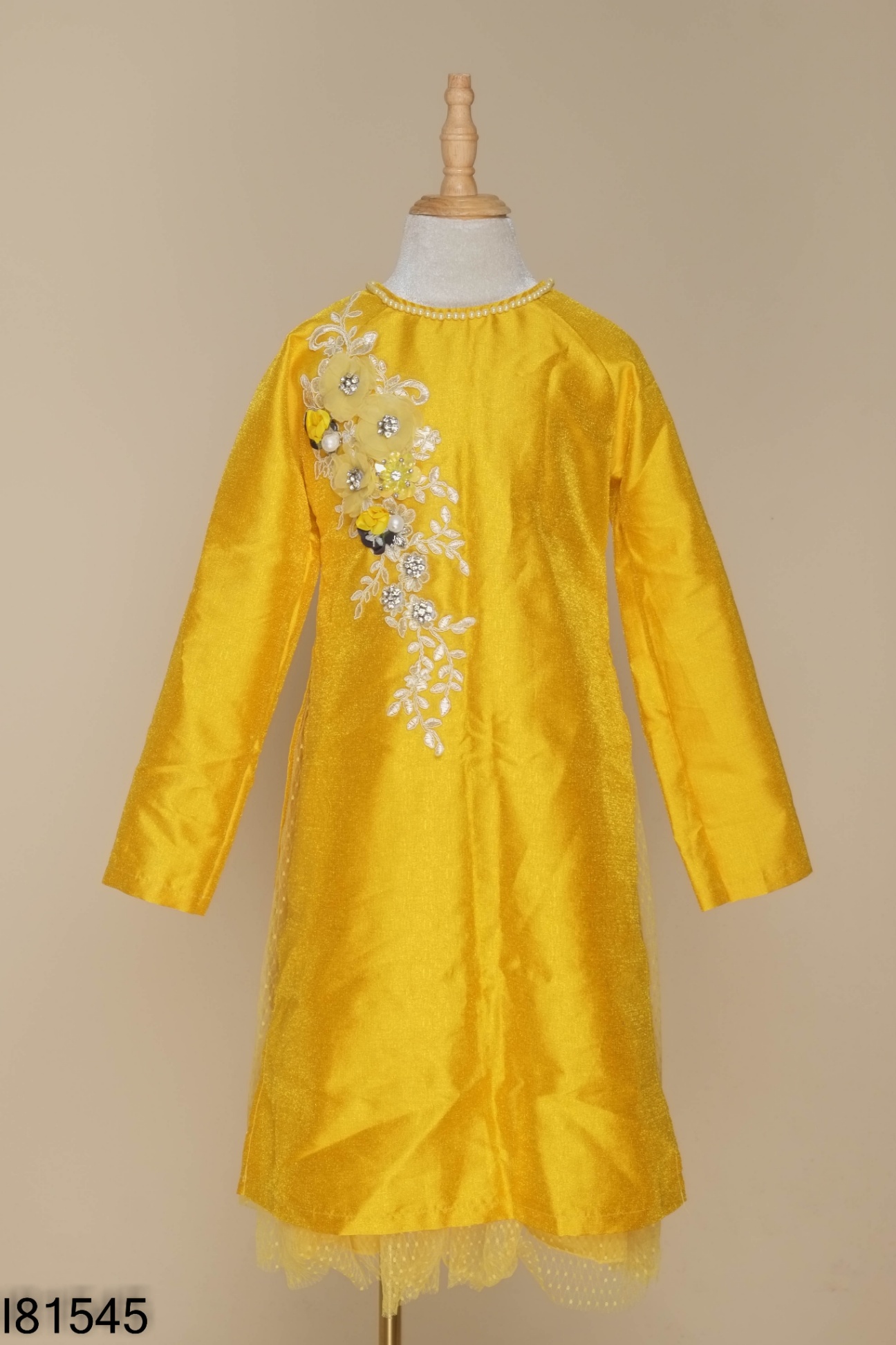 Set áo dài vàng + váy