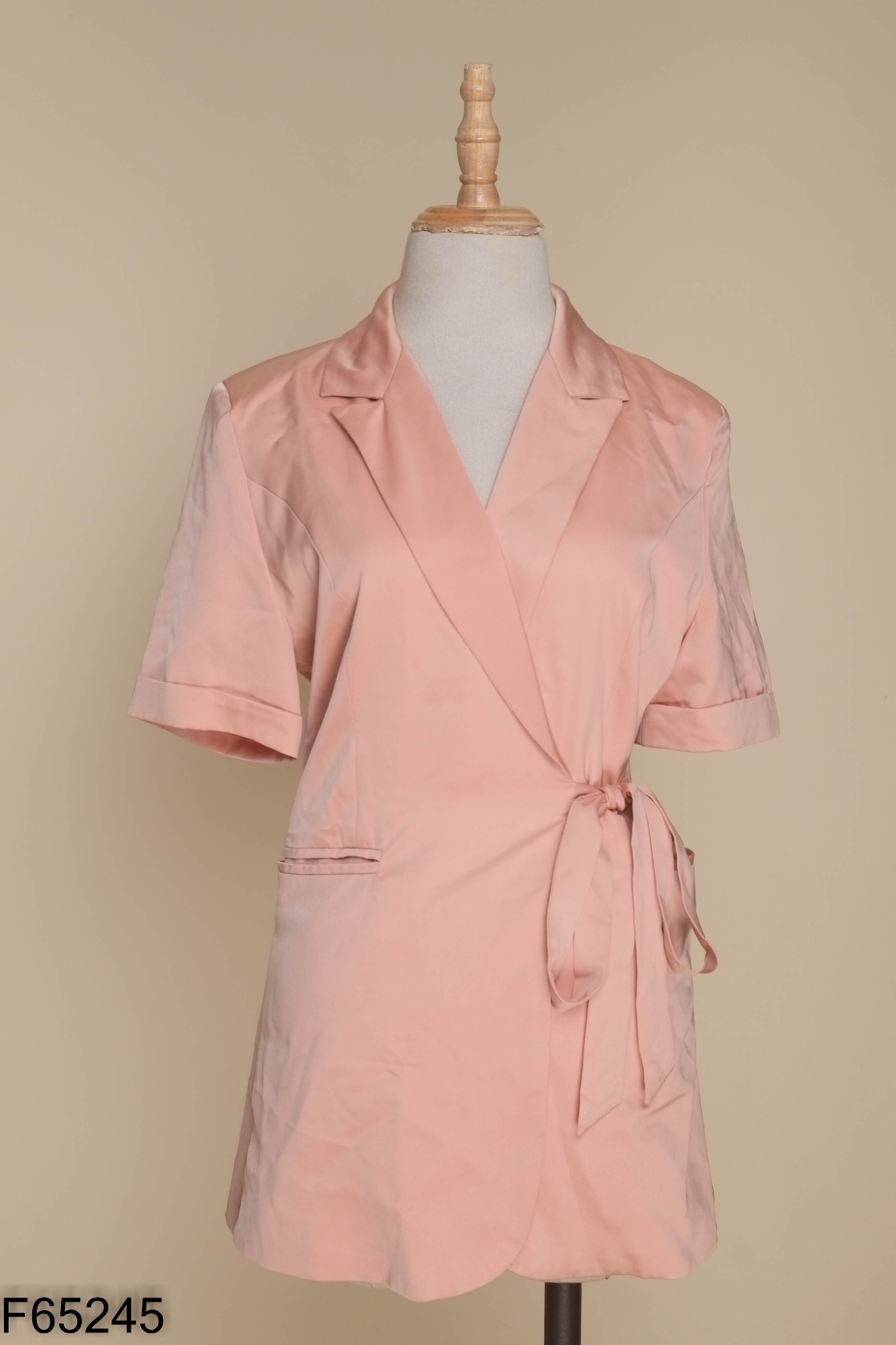 Blazer hồng cam có dây