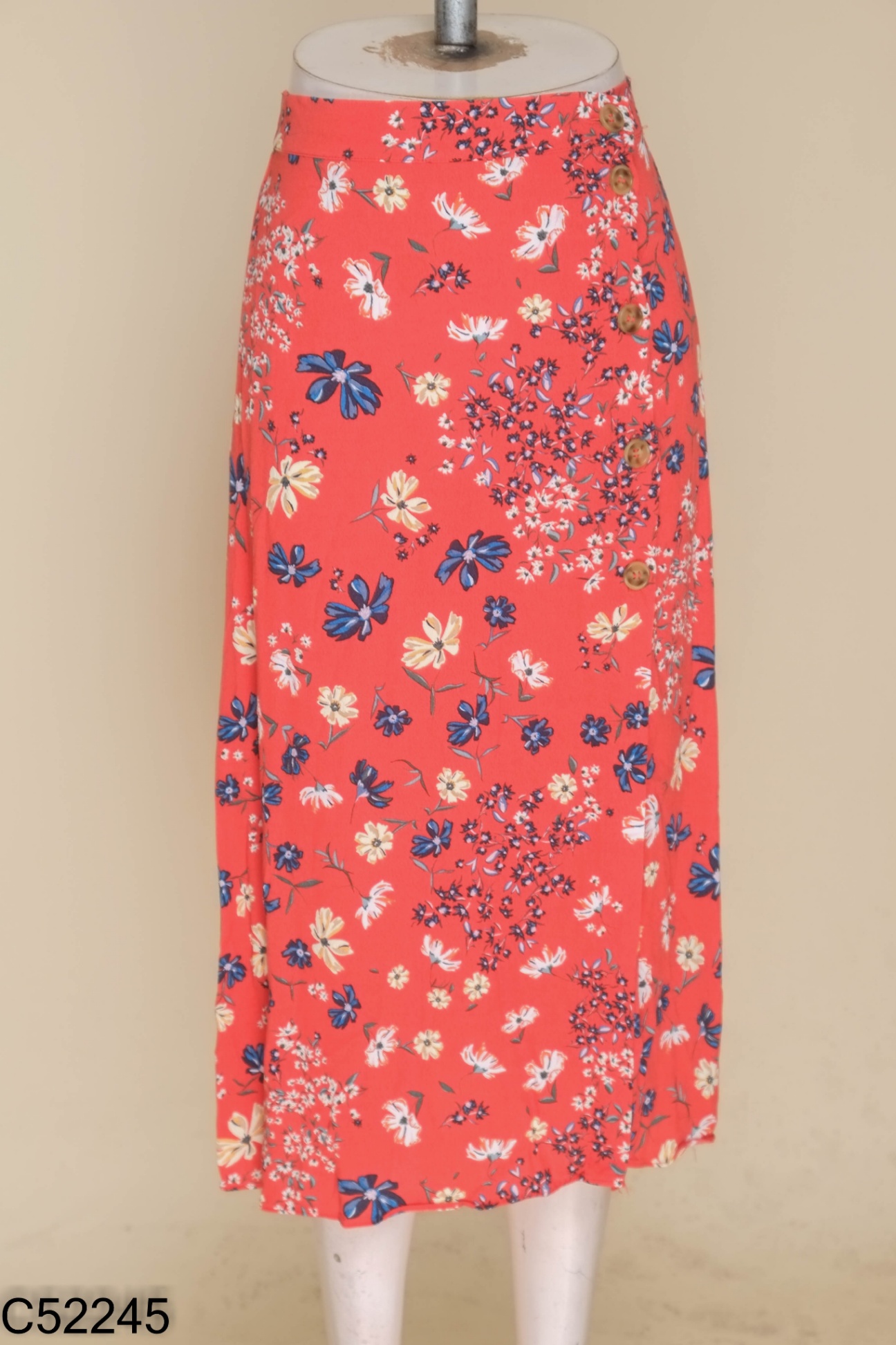 Chân váy H&M đỏ nhiều hoa