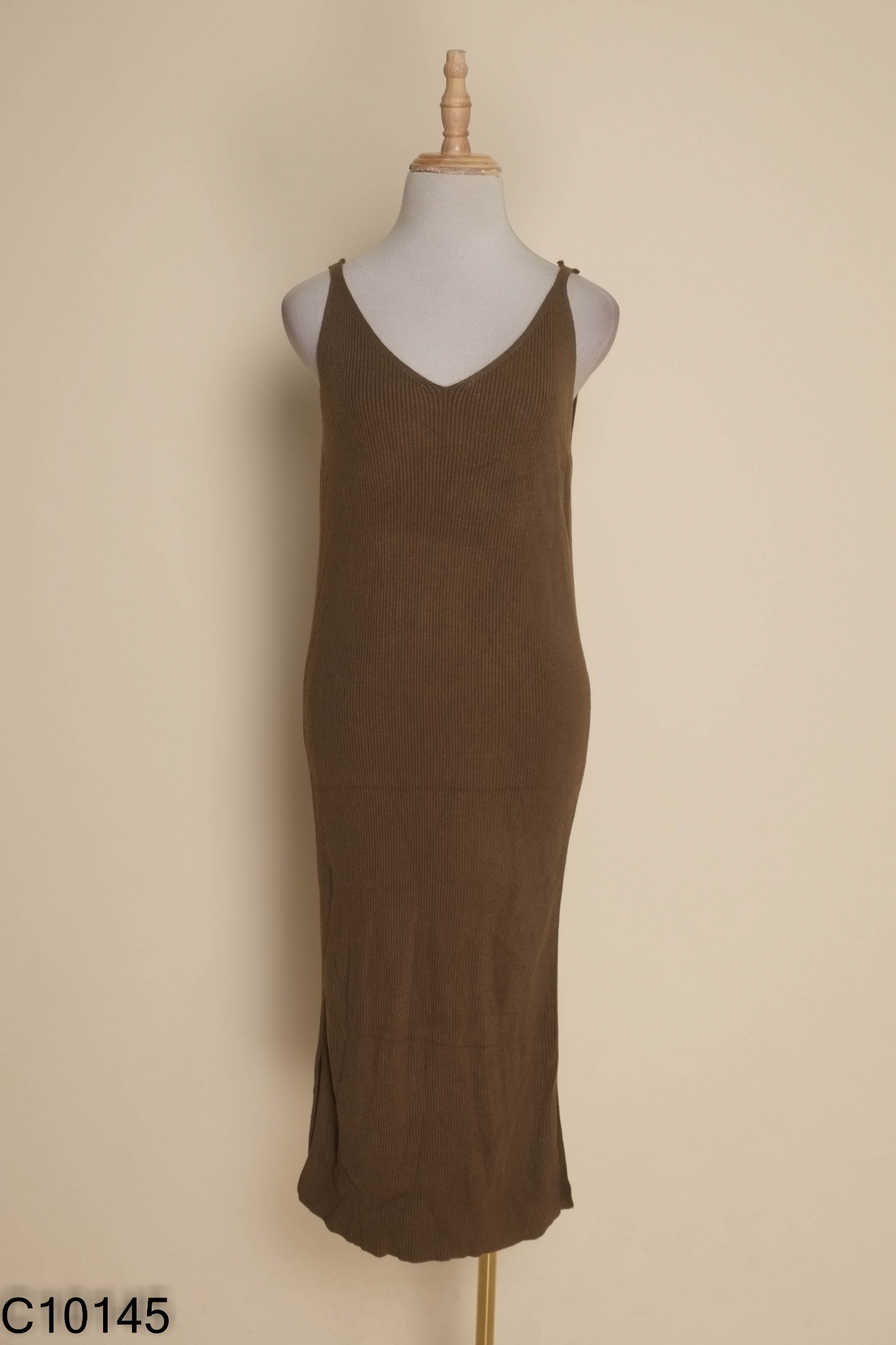 Váy len nâu hai dây