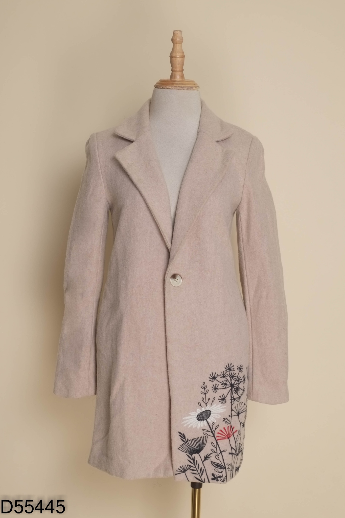 Áo blazer ADORE DRESS nâu nhạt thêu hoa