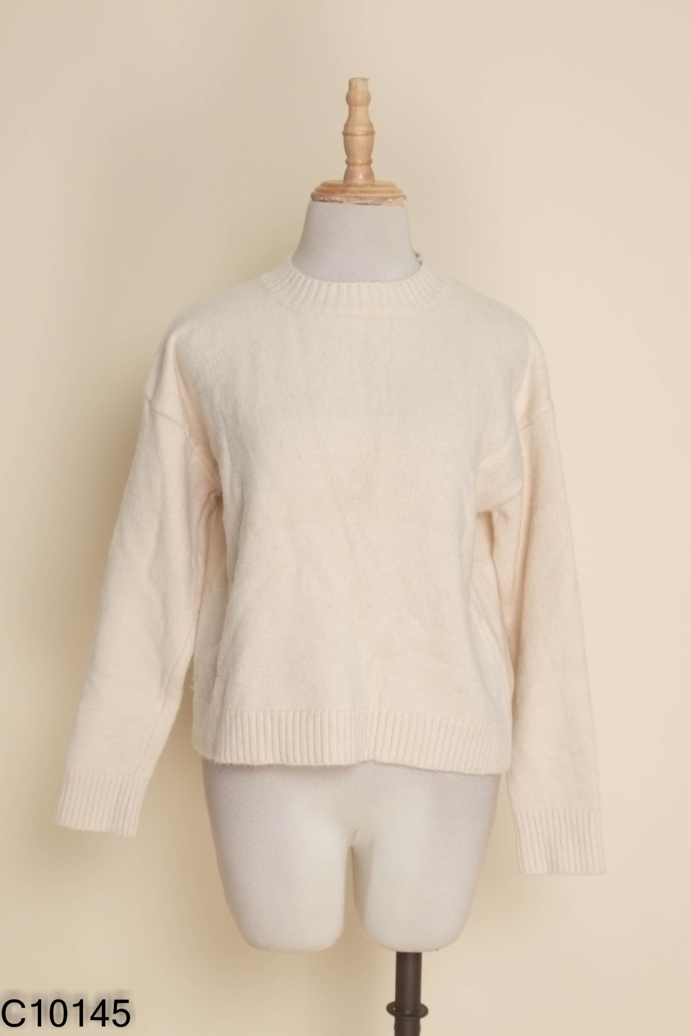 Áo len nâu be trơn