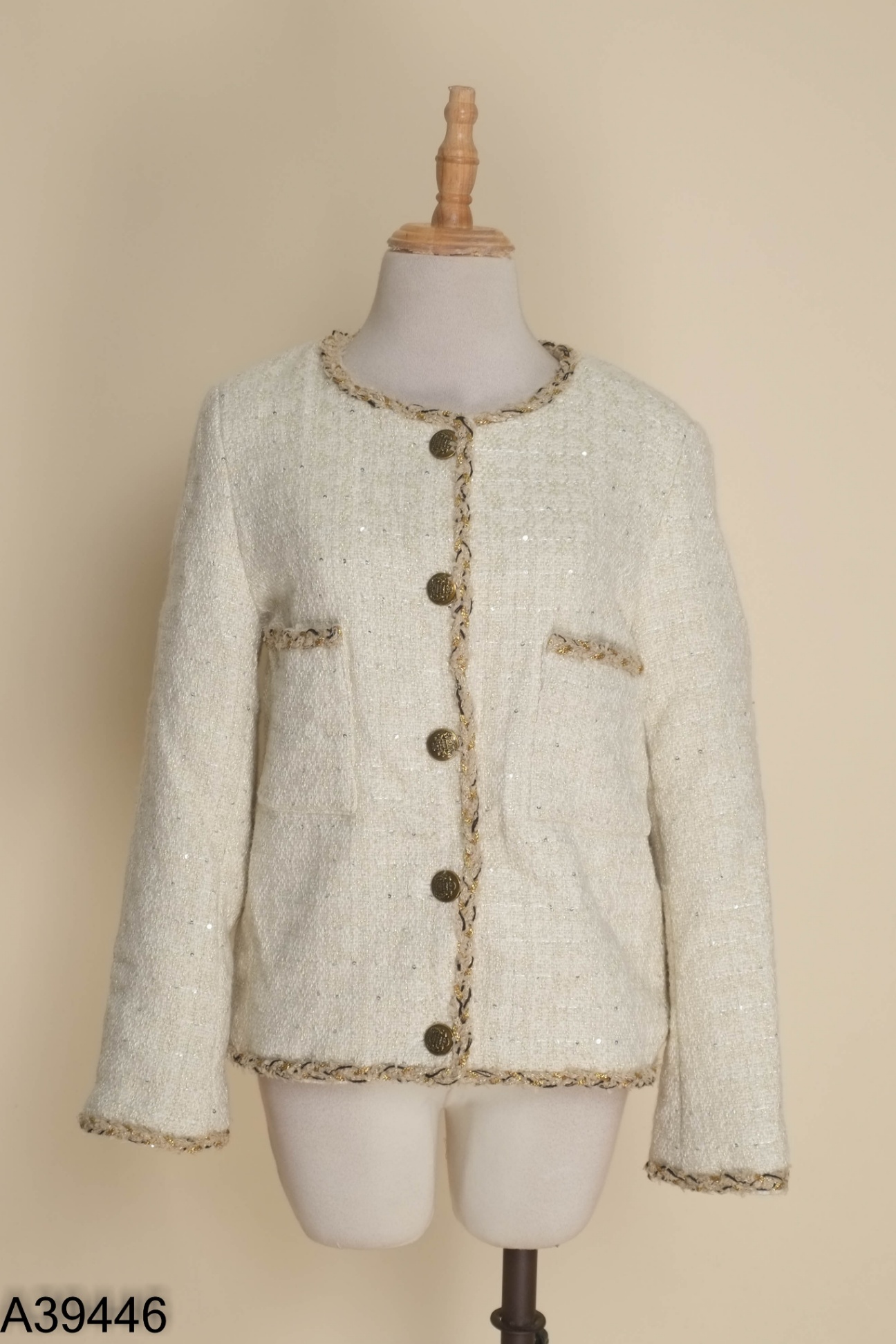 Áo khoác dạ lửng be mix sợi kim tuyến