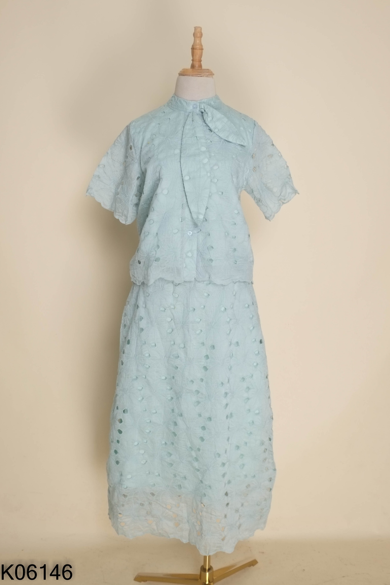 Set áo + chân váy xanh min new