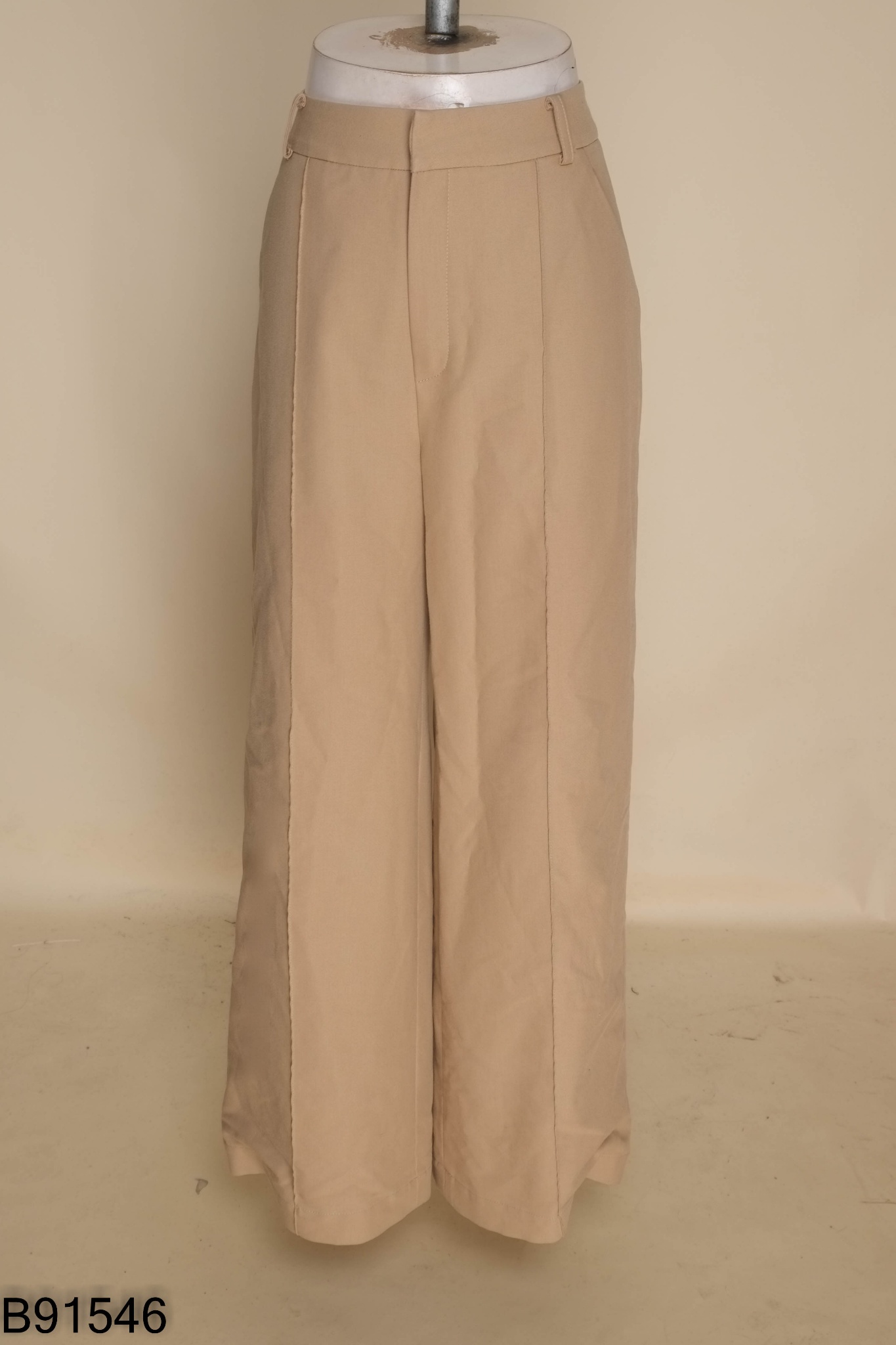 Quần be REINA gân giữa