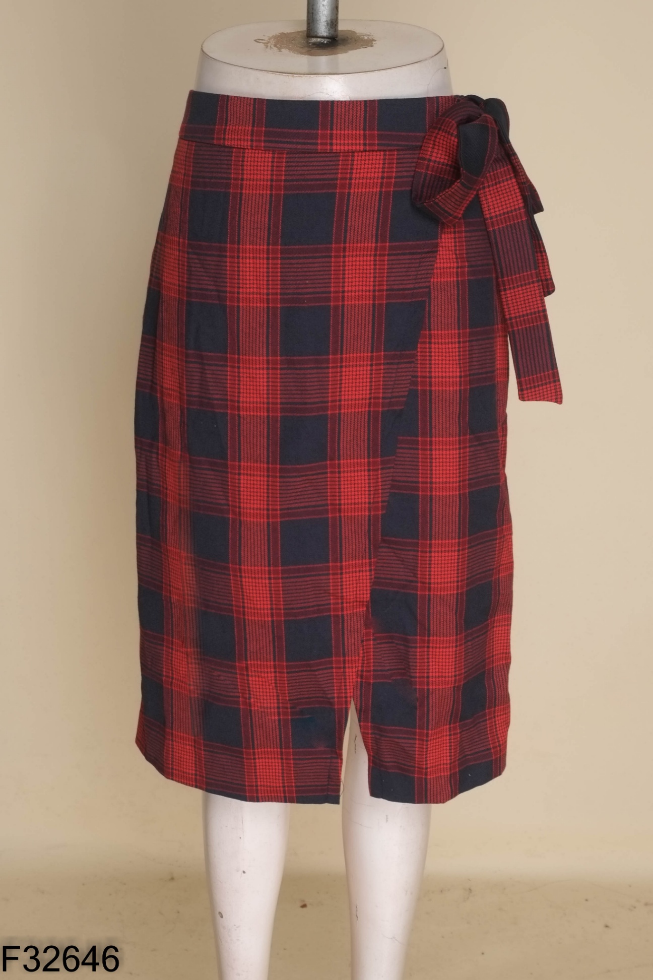 Chân váy ZARA đỏ caro đen