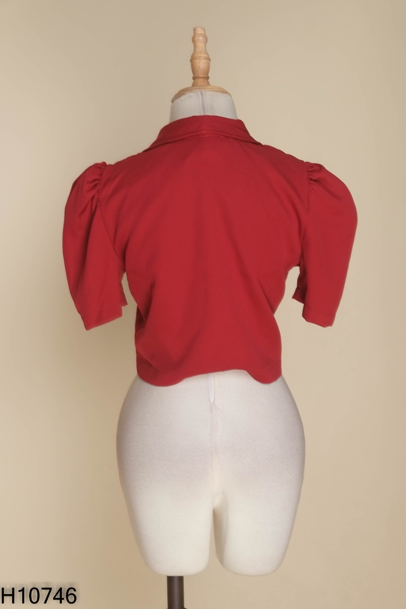 Áo croptop LEO'S WEARING đỏ
