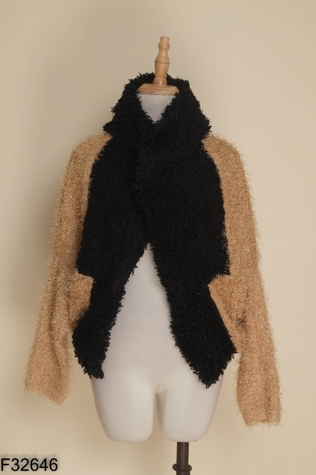 Áo khoác croptop nâu phối đen