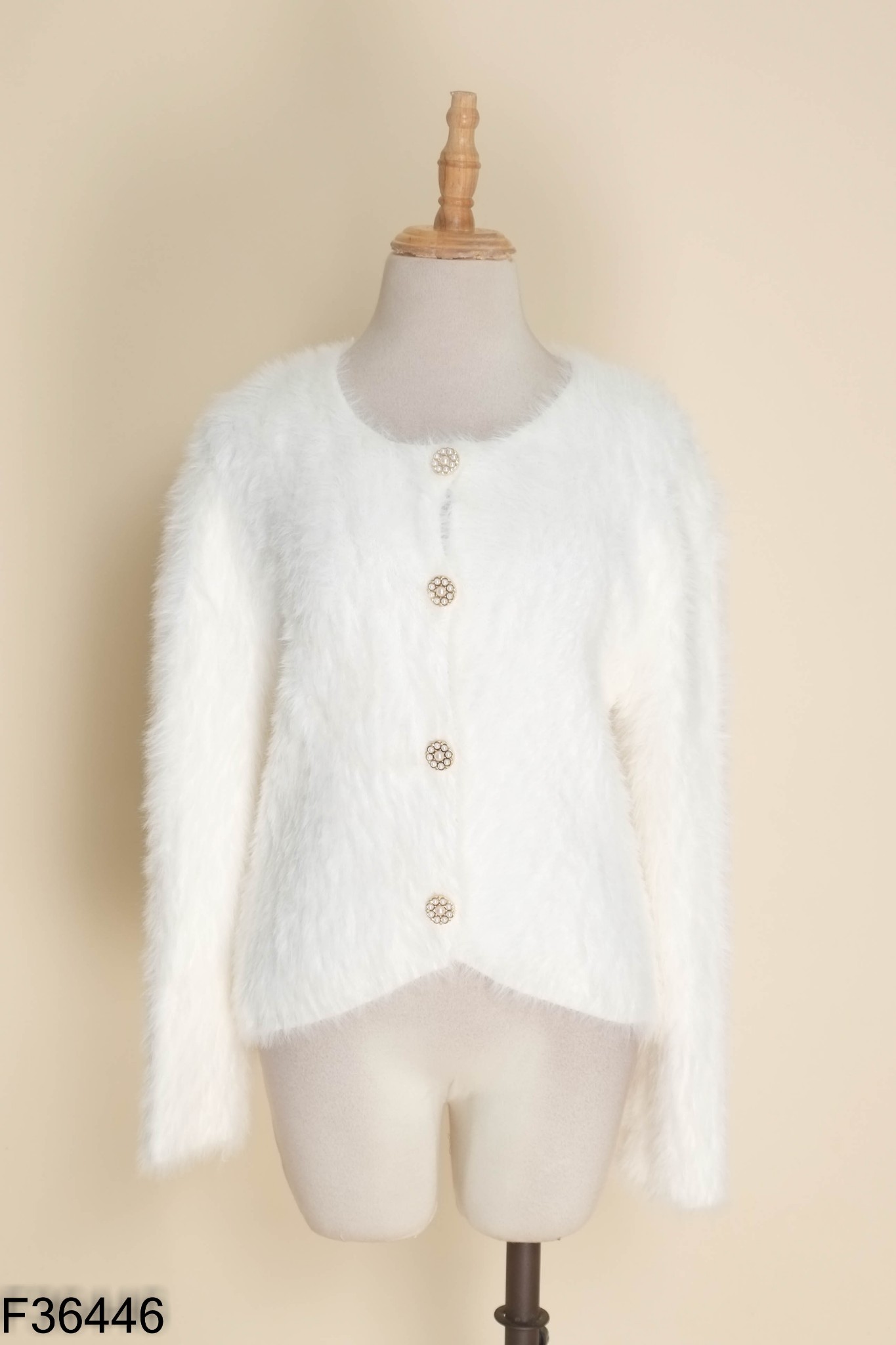 Áo khoác lông thú trắng