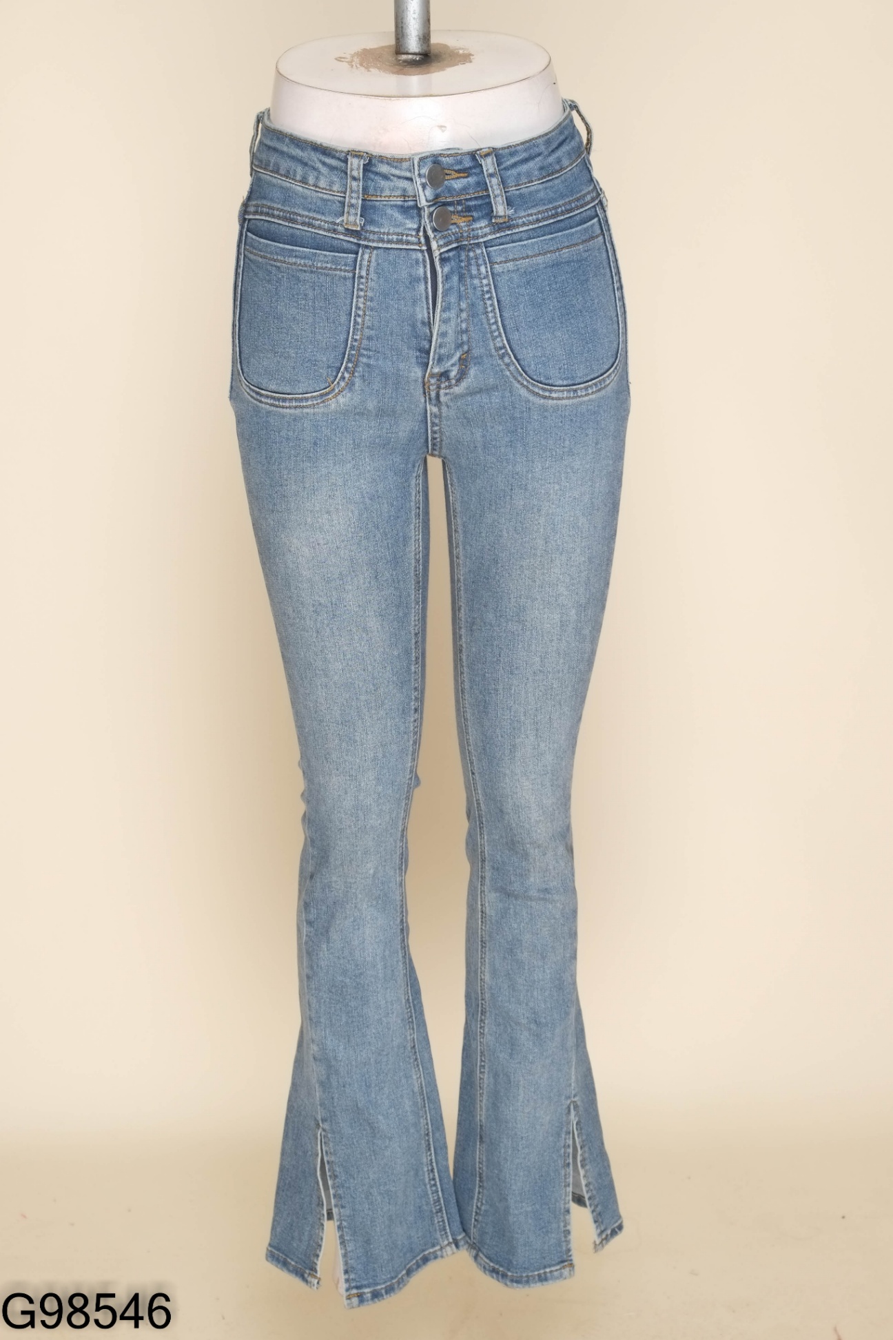 Quần jeans ống loe