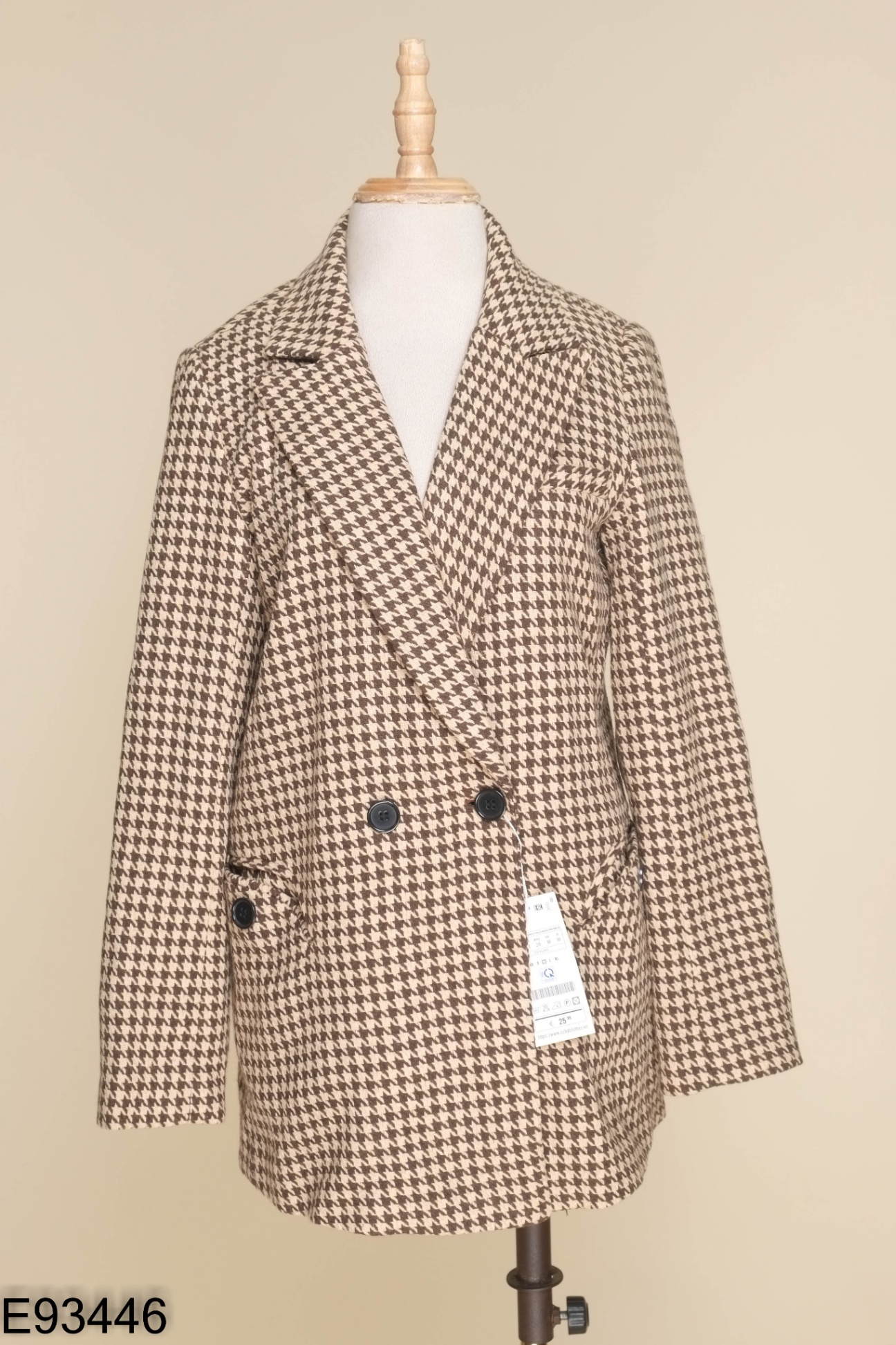 NEWTAG Áo blazer CCHAT nâu be họa tiết