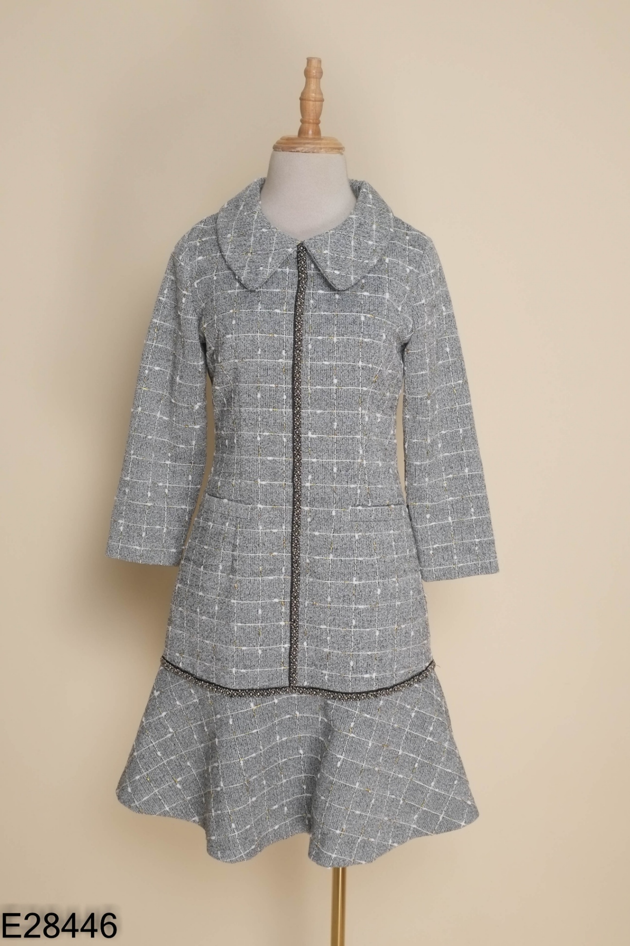 Váy xám NEM dài tay xòe