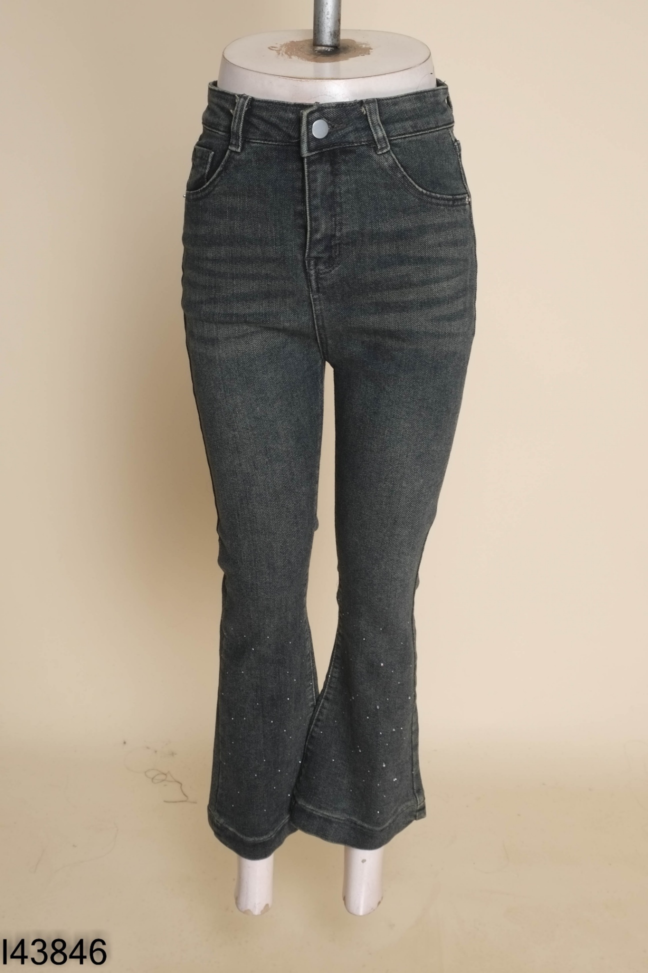 Quần bò xanh ống loe