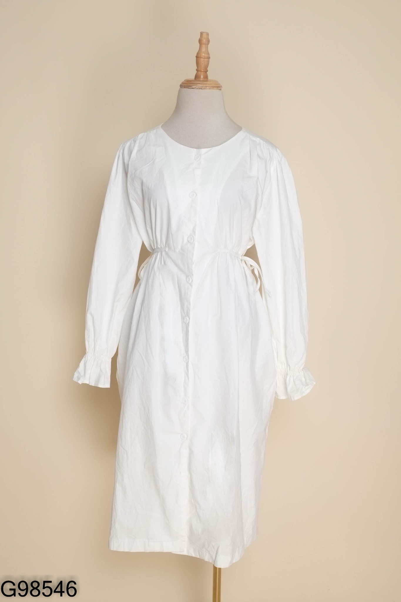 Váy trắng kiểu sơ mi bánh bèo