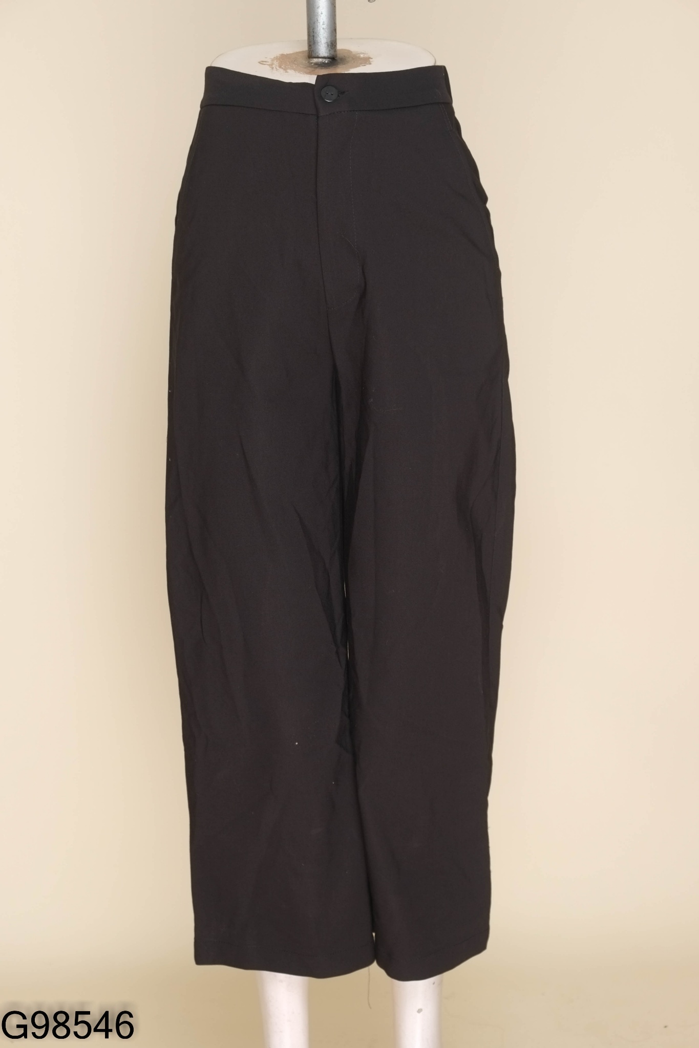 Quần âu màu đen