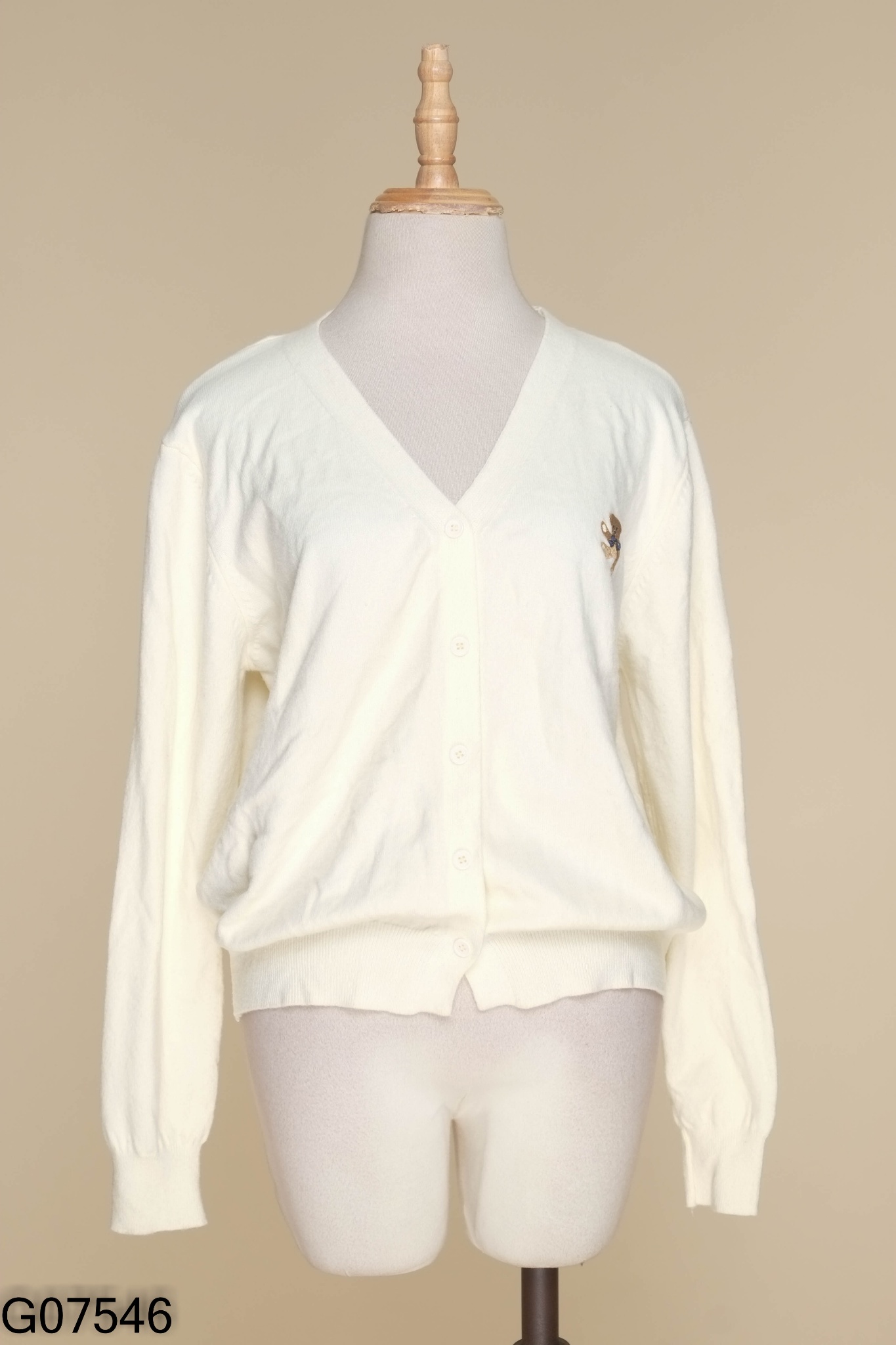 Áo len be thêu gấu