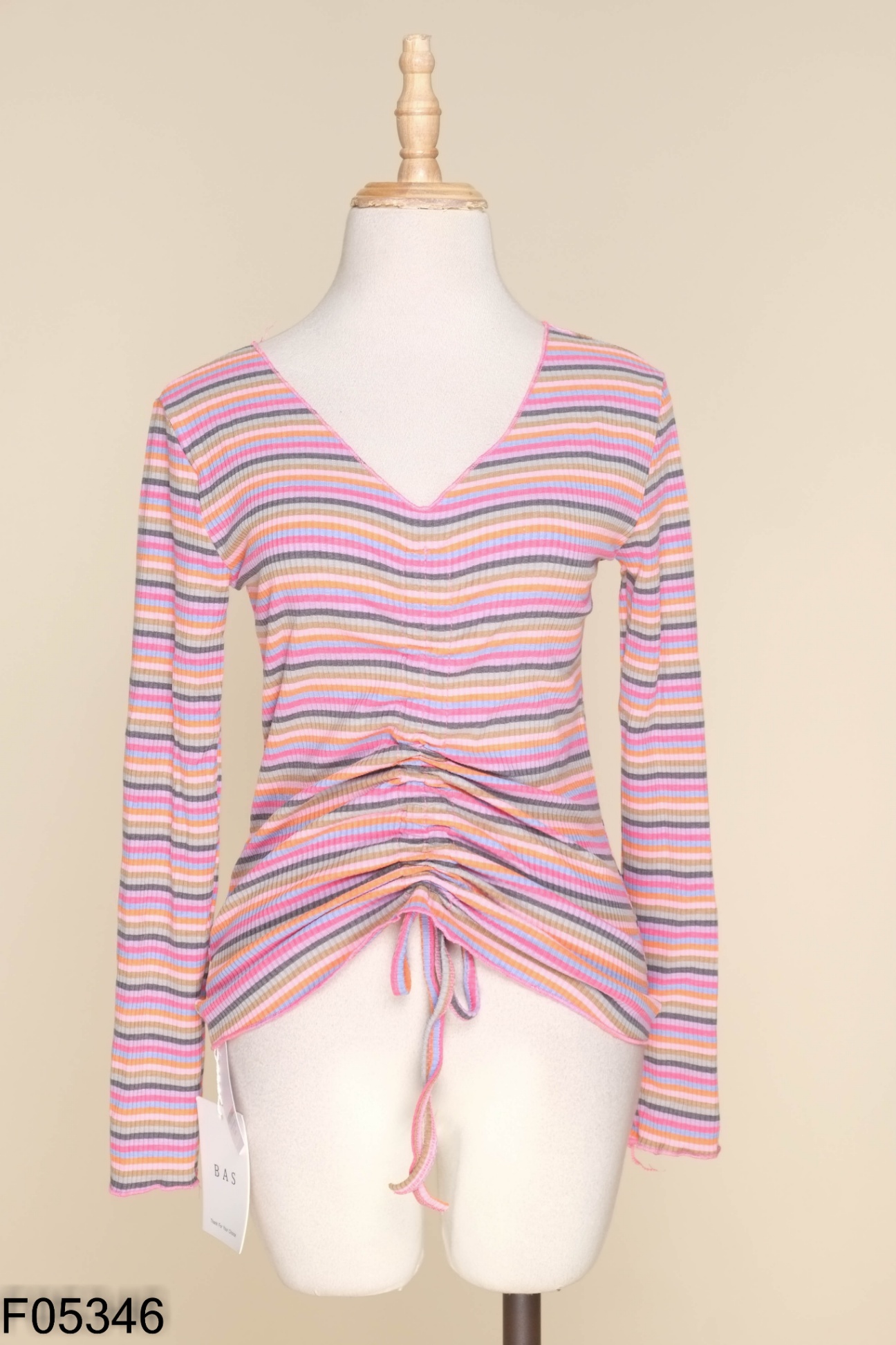 Áo dài cổ chữ v