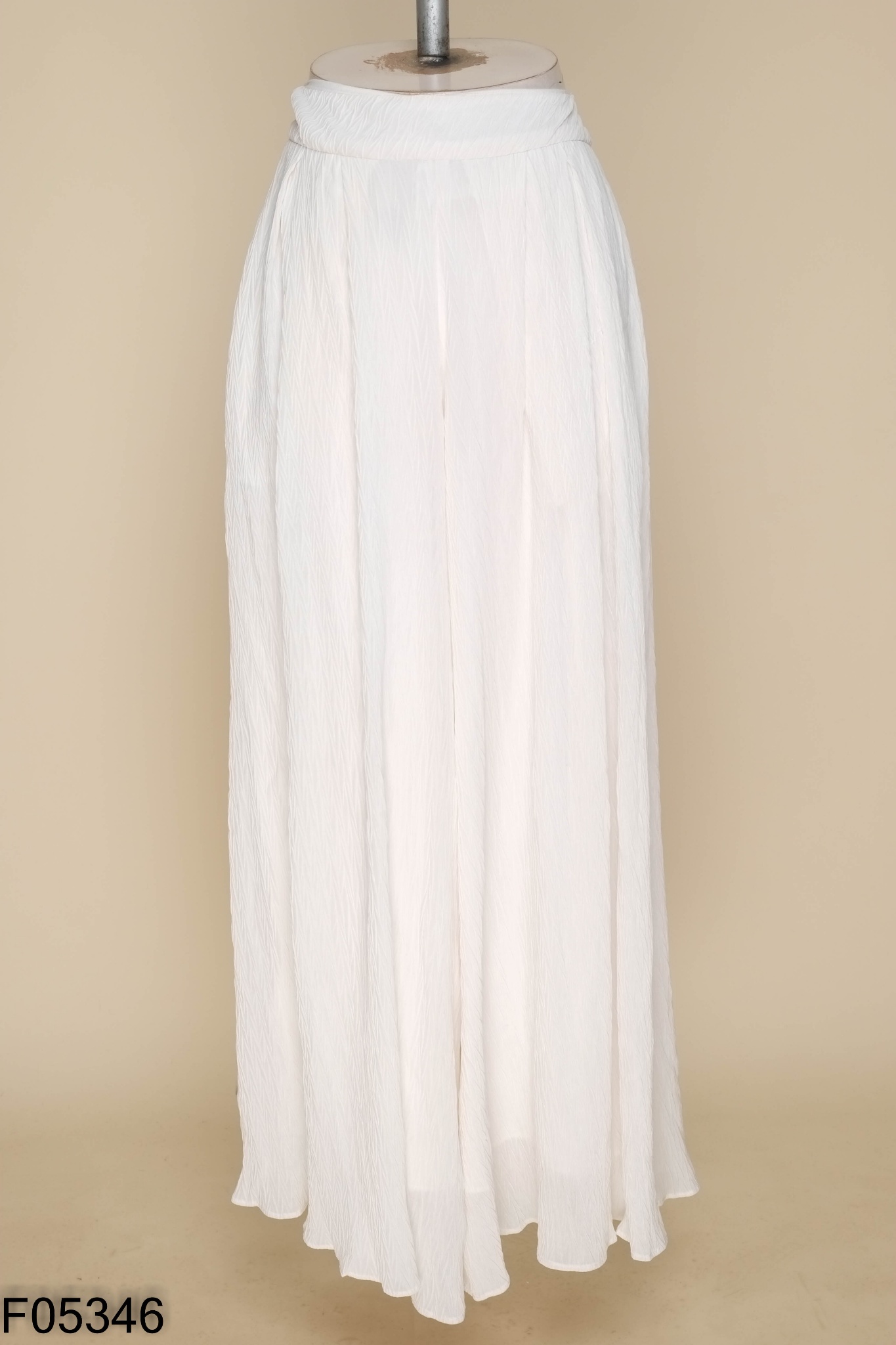 Quần dài trắng ống rộng