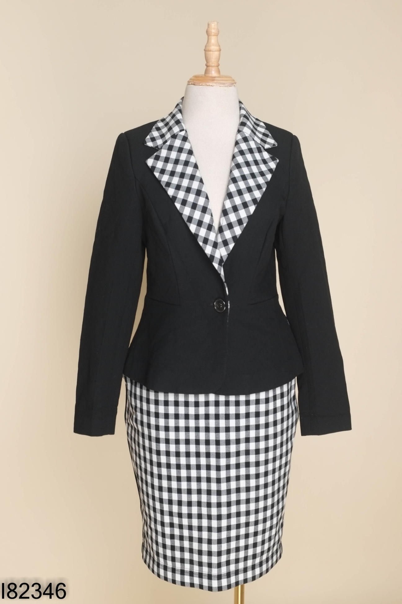 Set Áo vest EVA DE EVA đen + chân váy kẻ caro