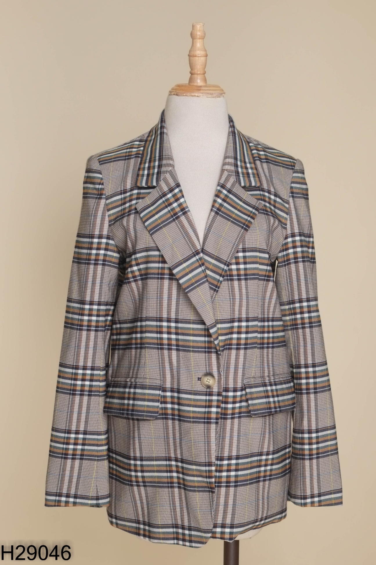 Áo blazer xám kẻ nhiều màu