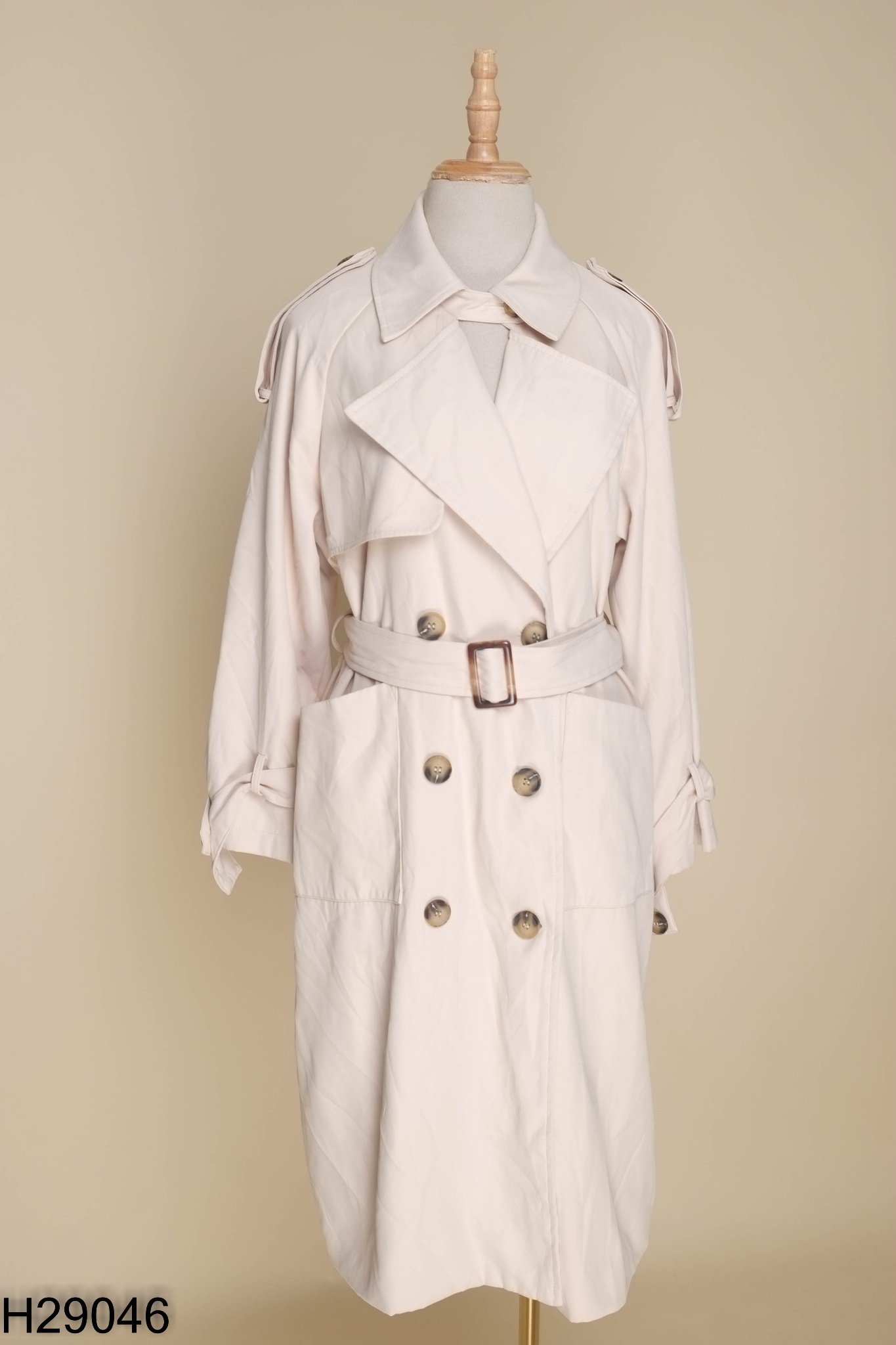 Áo khoác dài be cúc vàng nâu