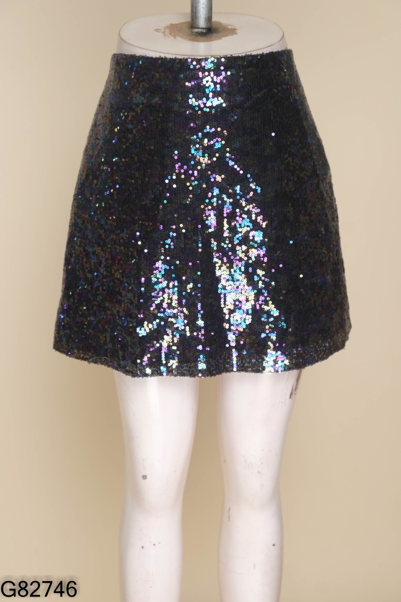 NEWTAG Chân váy NAKED BY V đính cườm màu sắc