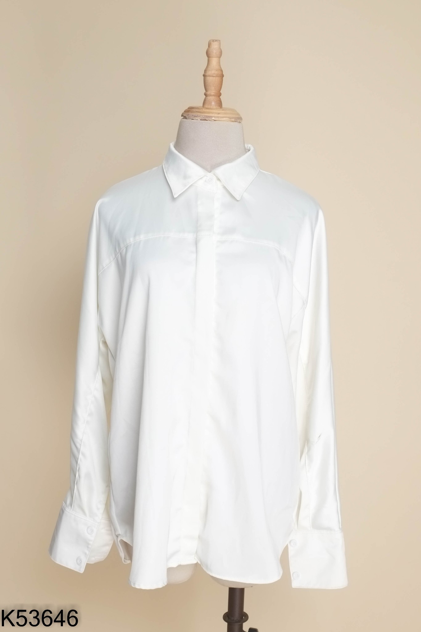 Áo sơ mi trắng tay dài