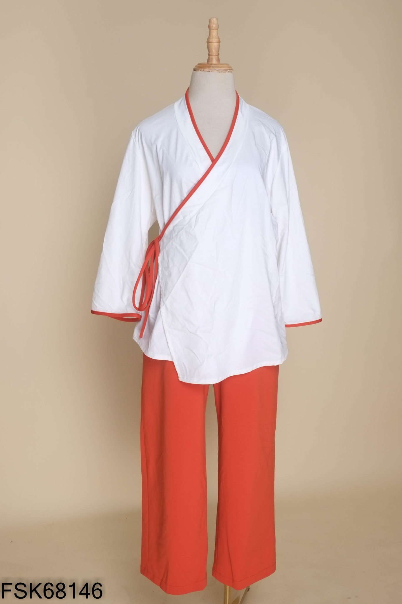 Set đồ áo trắng + quần cam