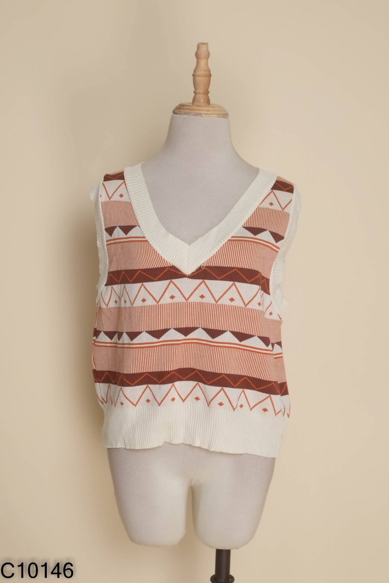 Áo nâu thổ cẩm sát nách