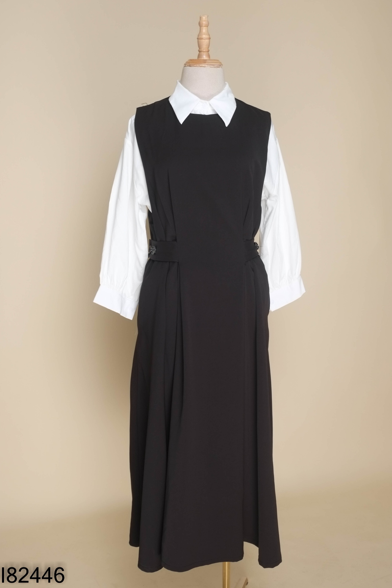 Set Váy yếm LIST đen + áo sơ mi trắng