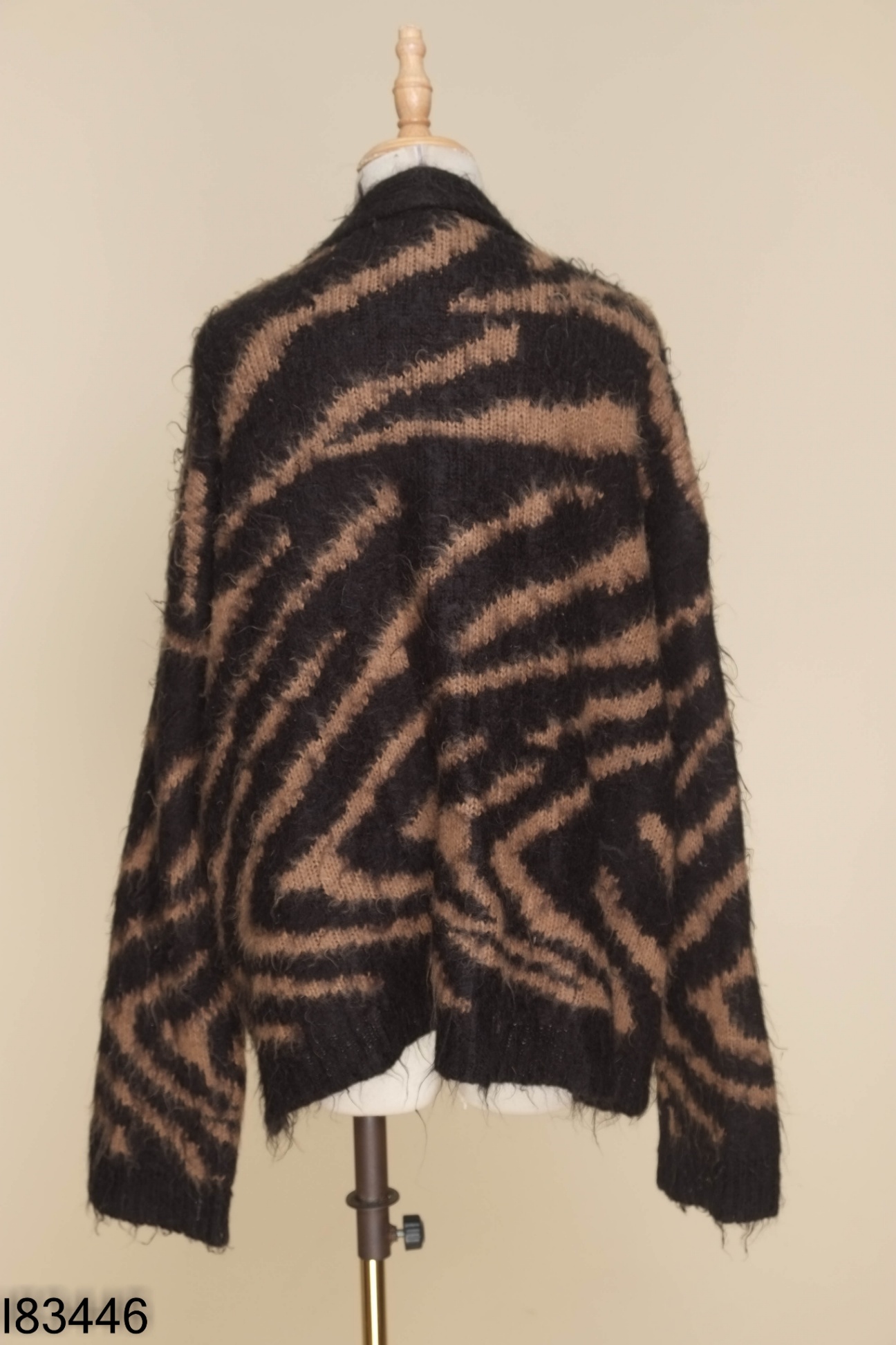 Áo cardigan nâu phối đen